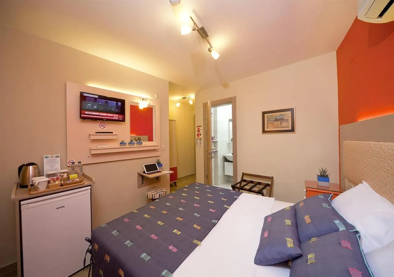 Photo of the whole room, Bed in Ion Slow City Adult 12