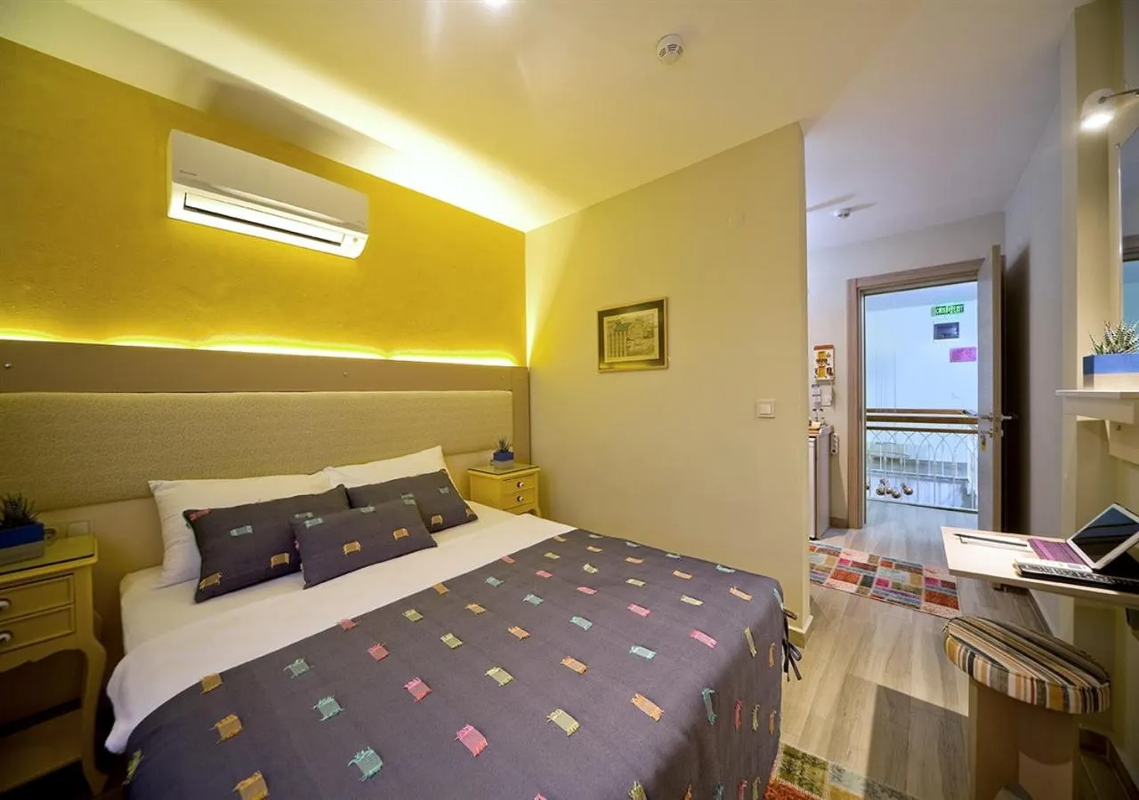 Photo of the whole room, Bed in Ion Slow City Adult 12