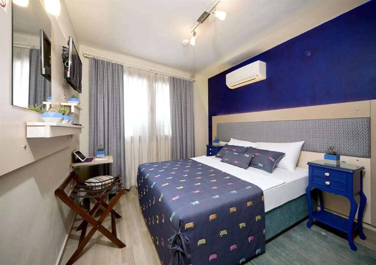 Photo of the whole room, Bed in Ion Slow City Adult 12