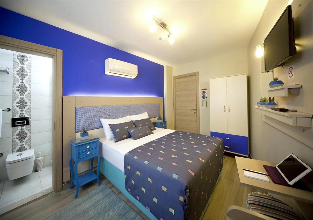 Photo of the whole room, Bed in Ion Slow City Adult 12