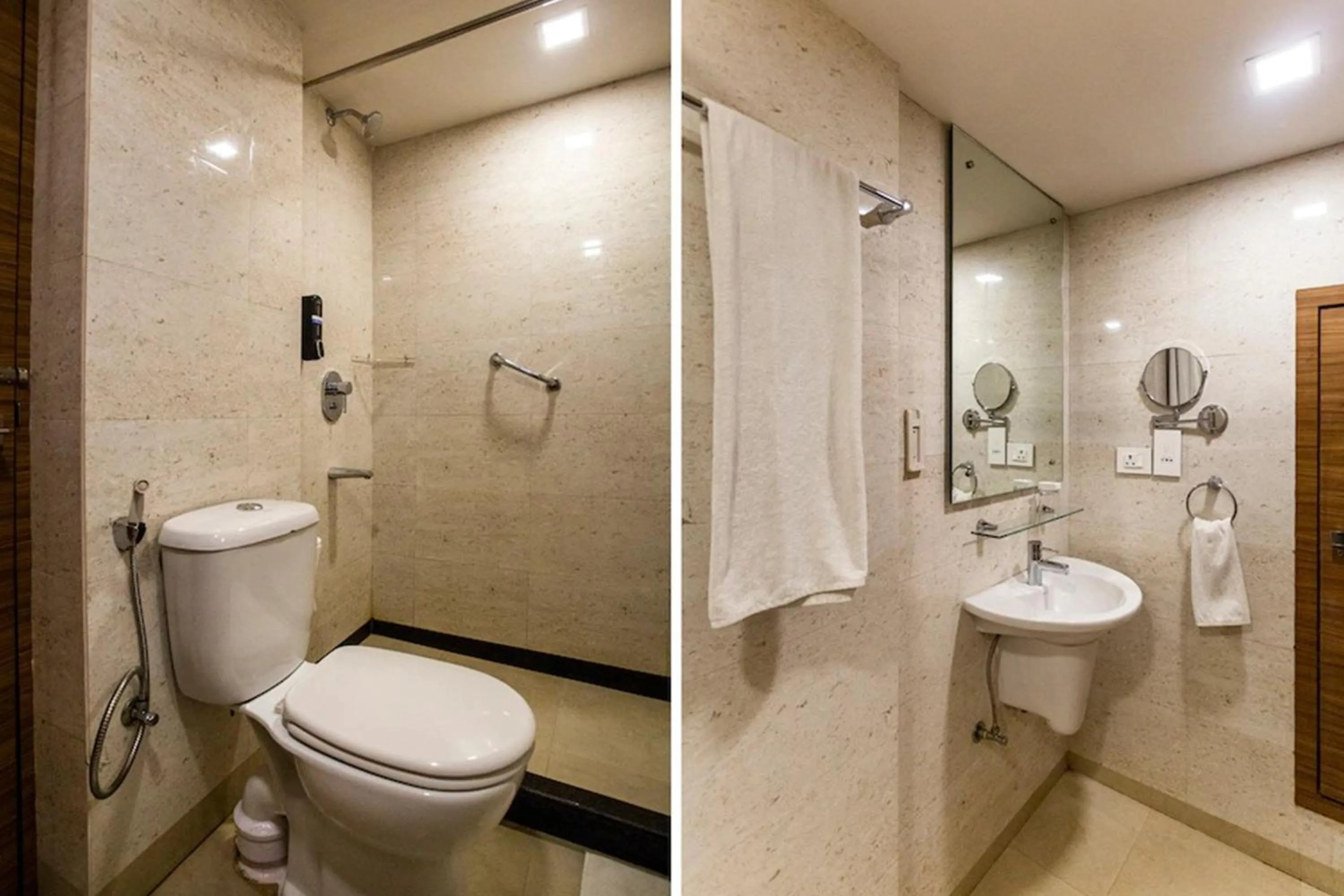 Bathroom in Peerless Hotel Durgapur