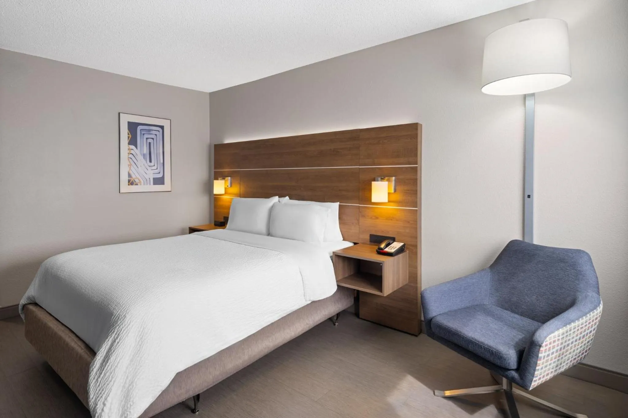 Photo of the whole room, Bed in Holiday Inn Express Sheboygan-Kohler / I-43 by IHG