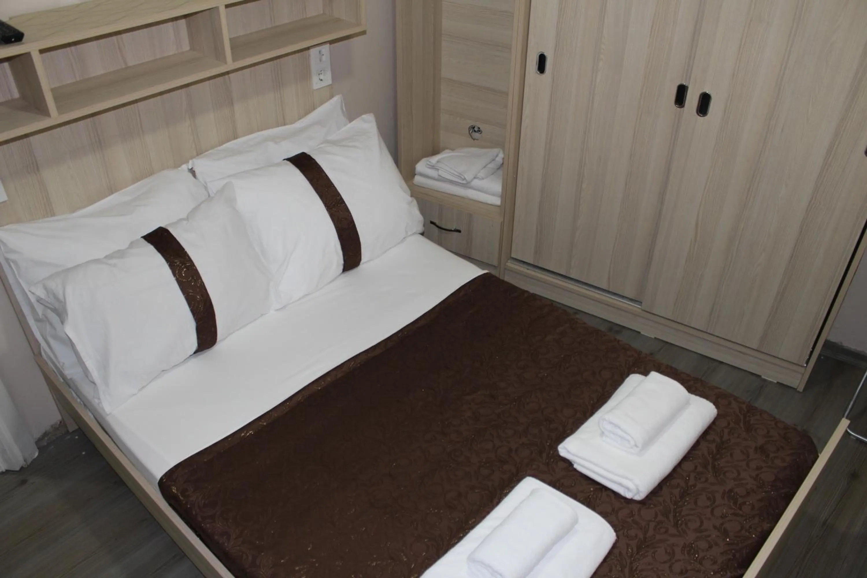 Photo of the whole room in carvan hotel