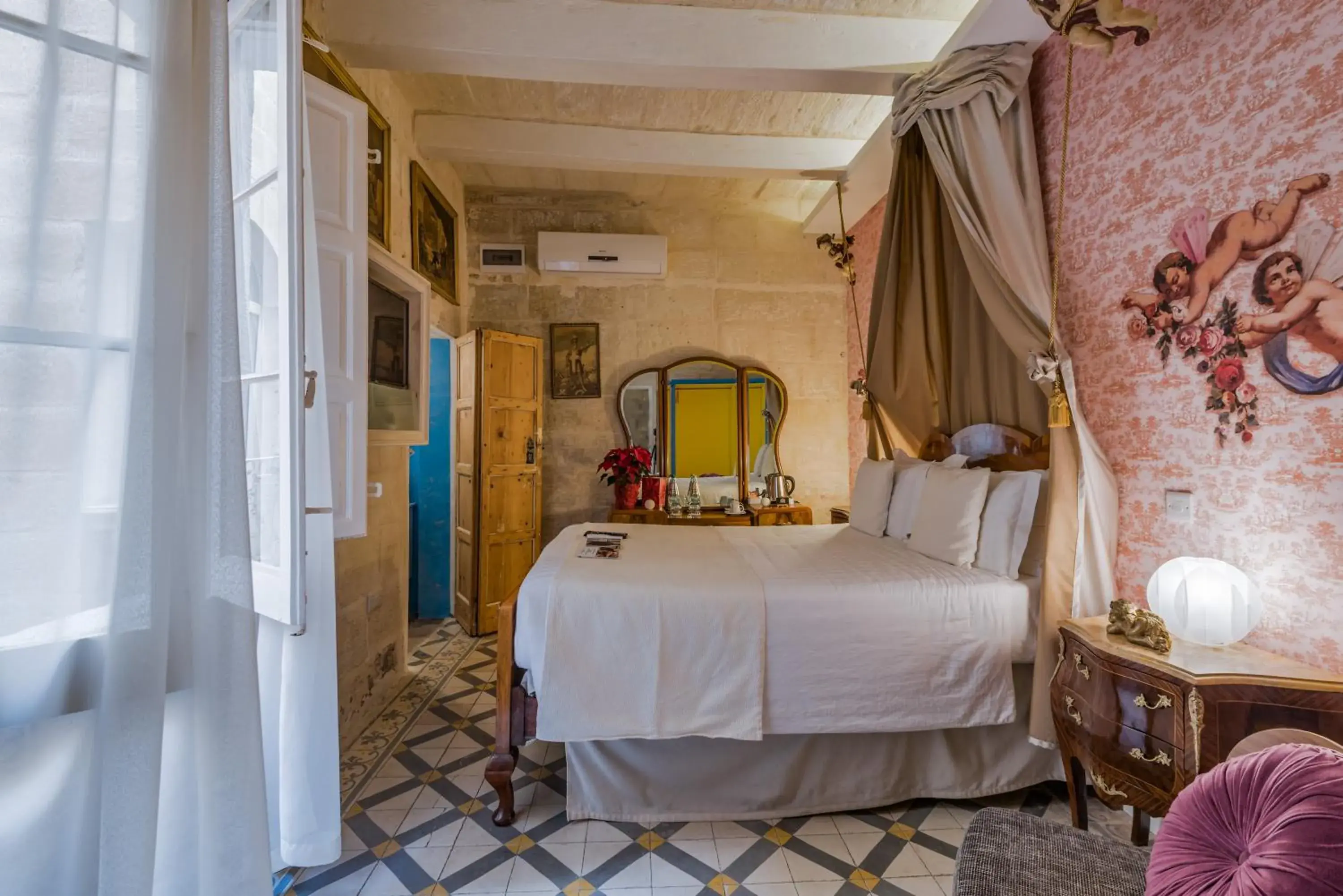 Comfort Double Room in Valletta Lucente Guest House Comfort Double Room in Valletta Lucente Guest House