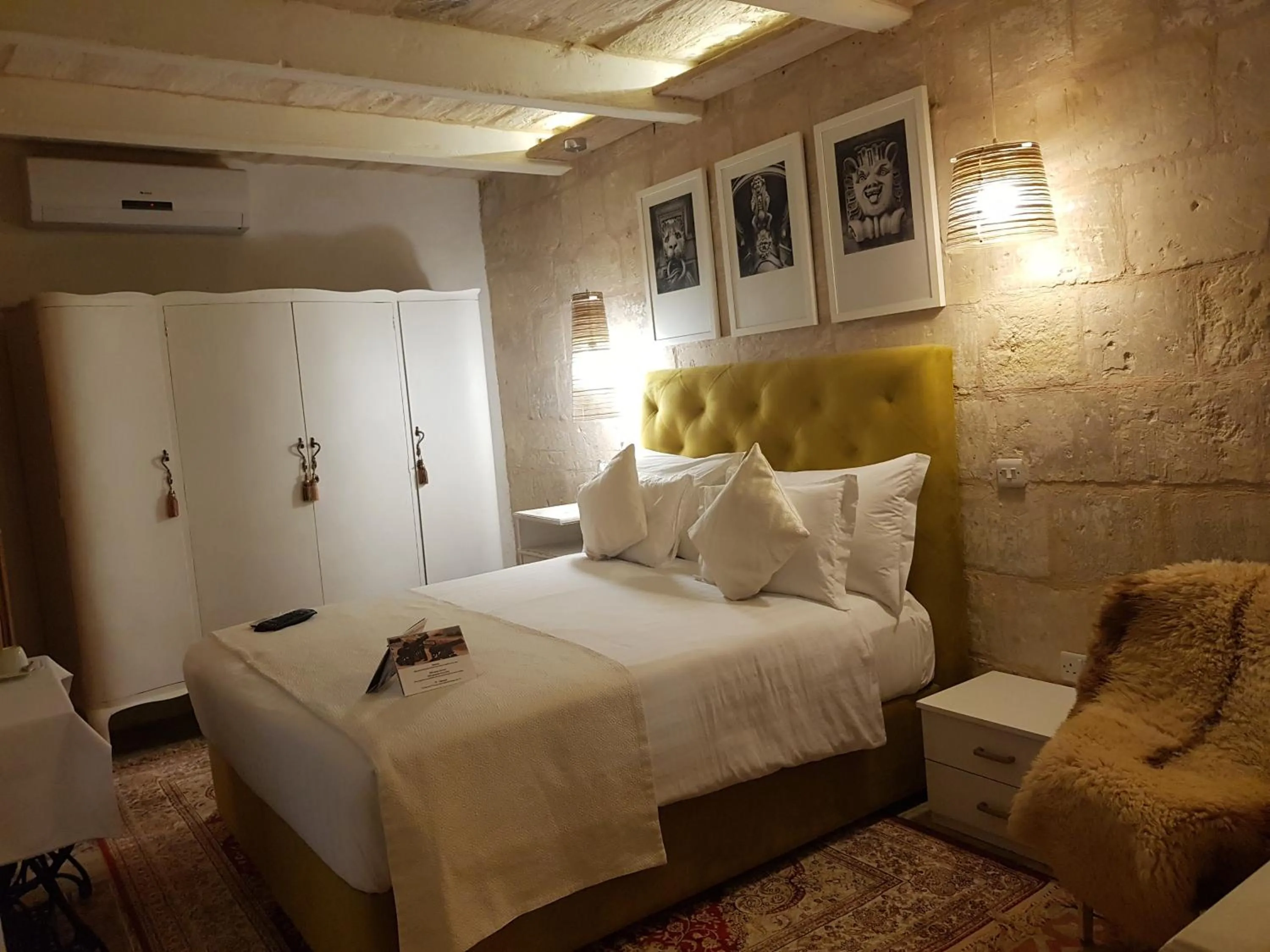 Bed in Valletta Lucente Guest House