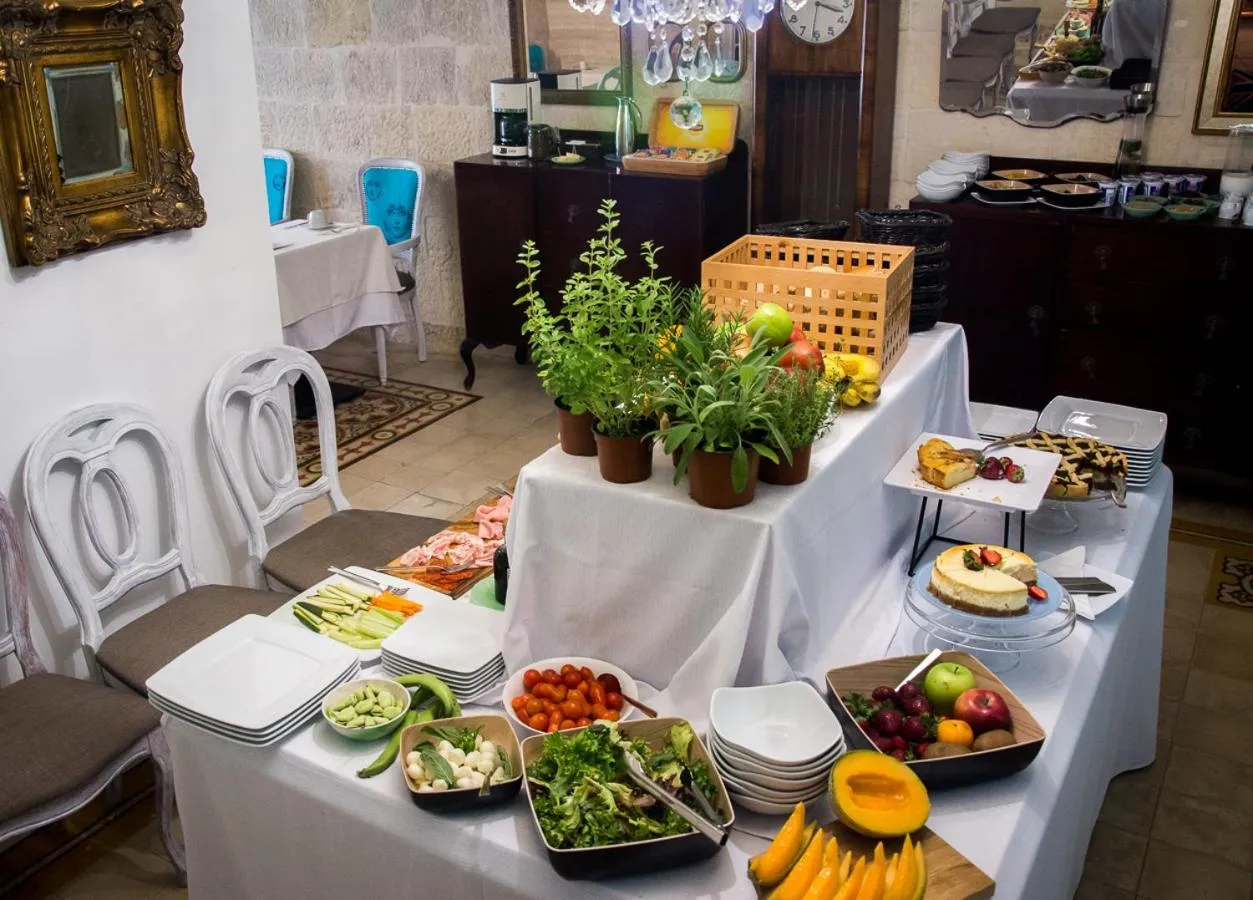 Breakfast in Valletta Lucente Guest House