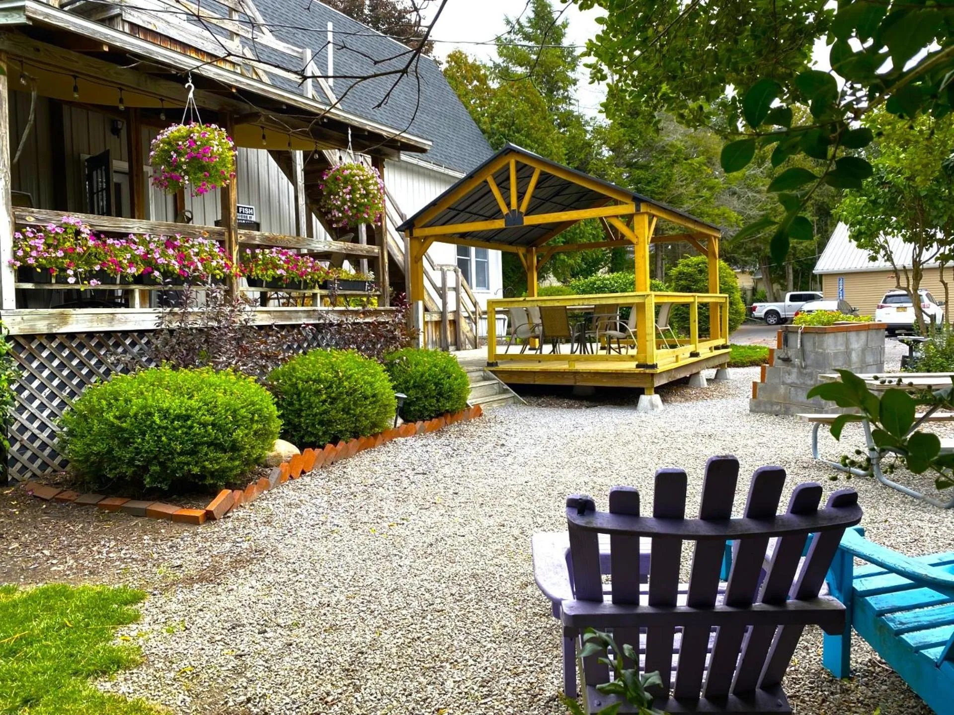 Patio in Lake Ontario Motel & Inn