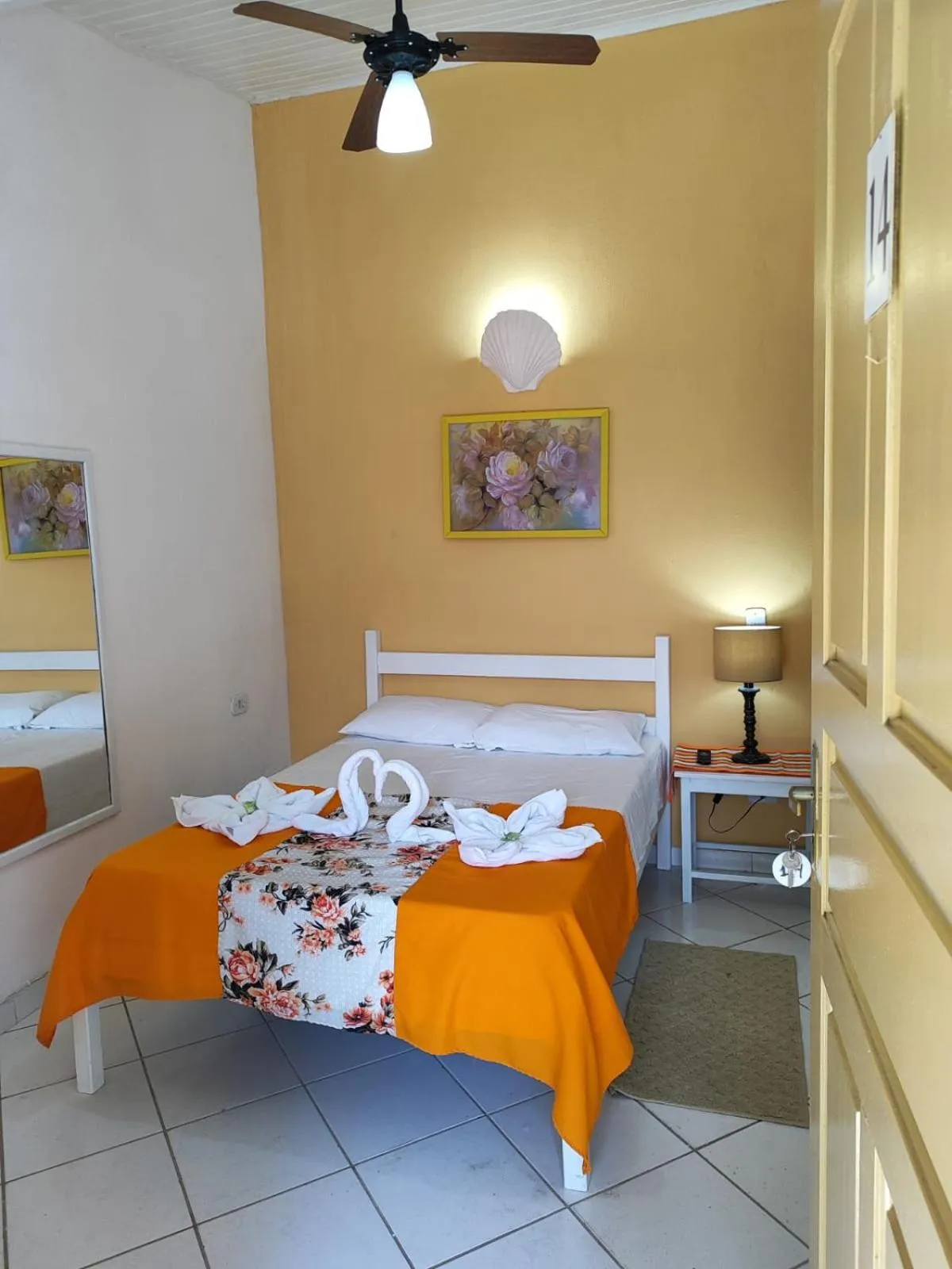 Property building, Bed in Pousada Florescer