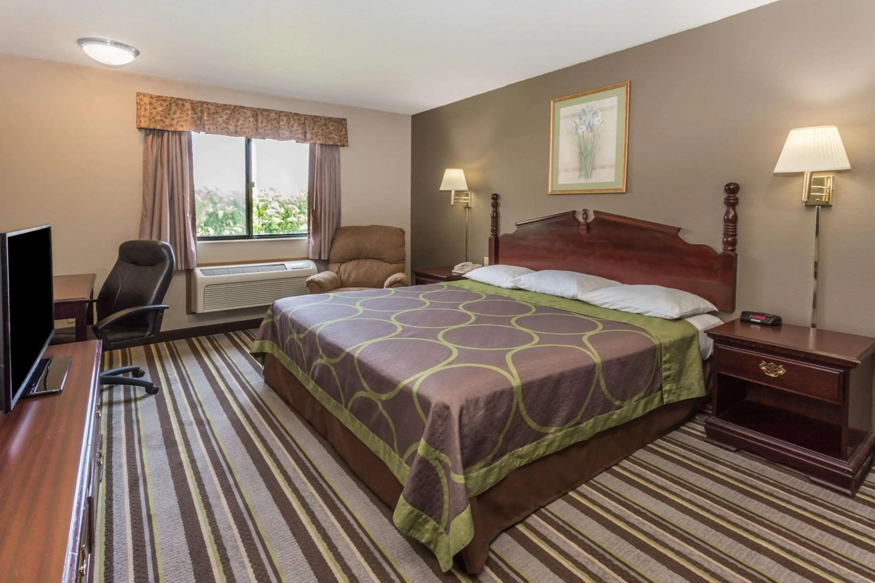 Photo of the whole room in Super 8 by Wyndham Yorkville