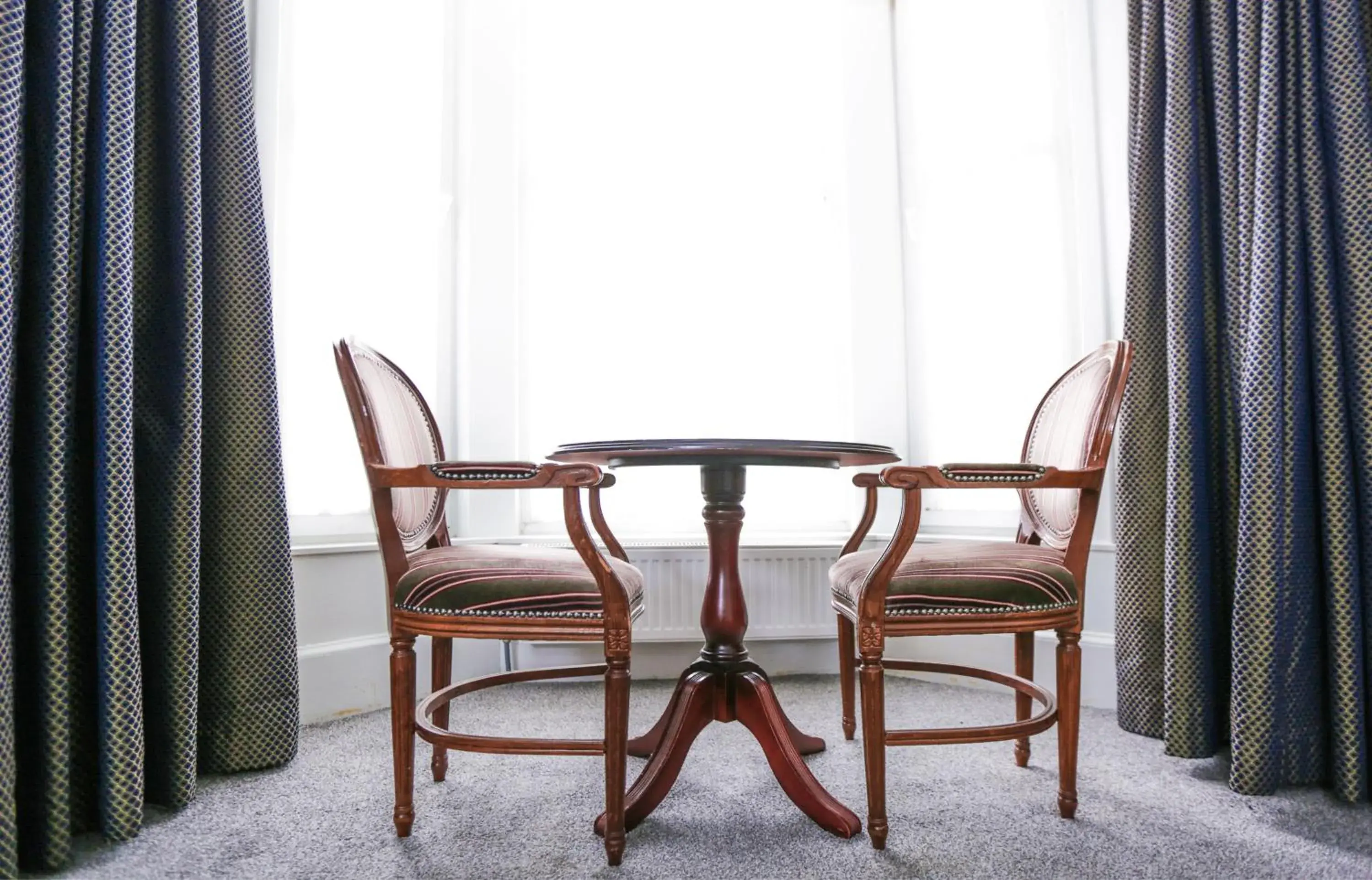 King Room with Roll-In Shower - Disability Access in Lovat Hotel King Room with Roll-In Shower - Disability Access in Lovat Hotel