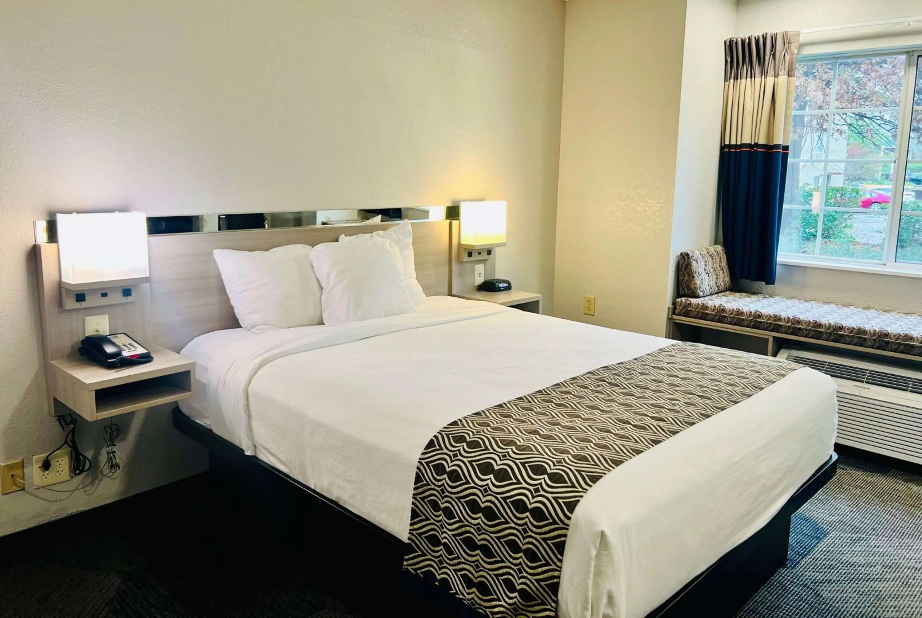 Photo of the whole room, Bed in Microtel Inn Georgetown - Lexington North