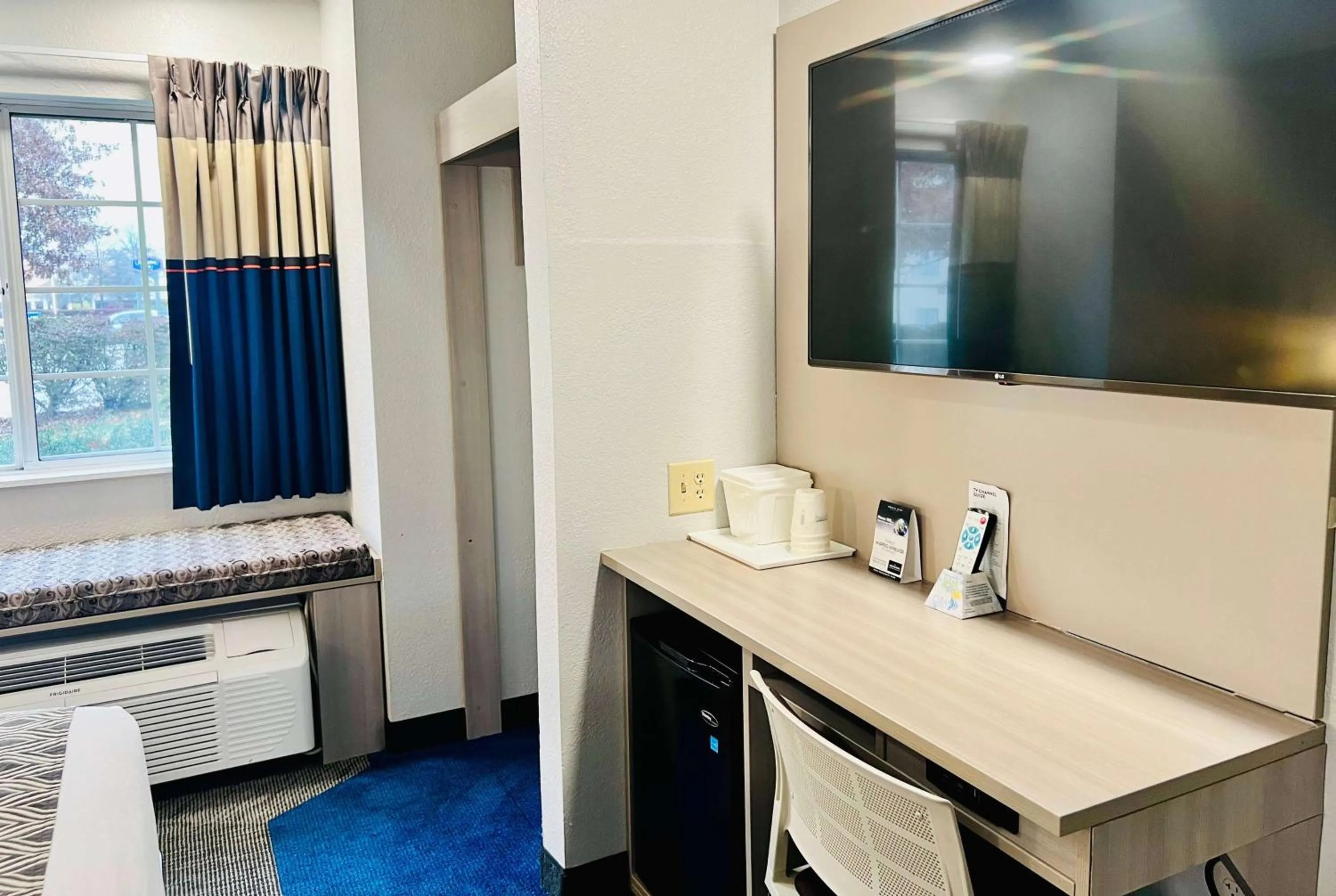 Photo of the whole room, Bed in Microtel Inn Georgetown - Lexington North