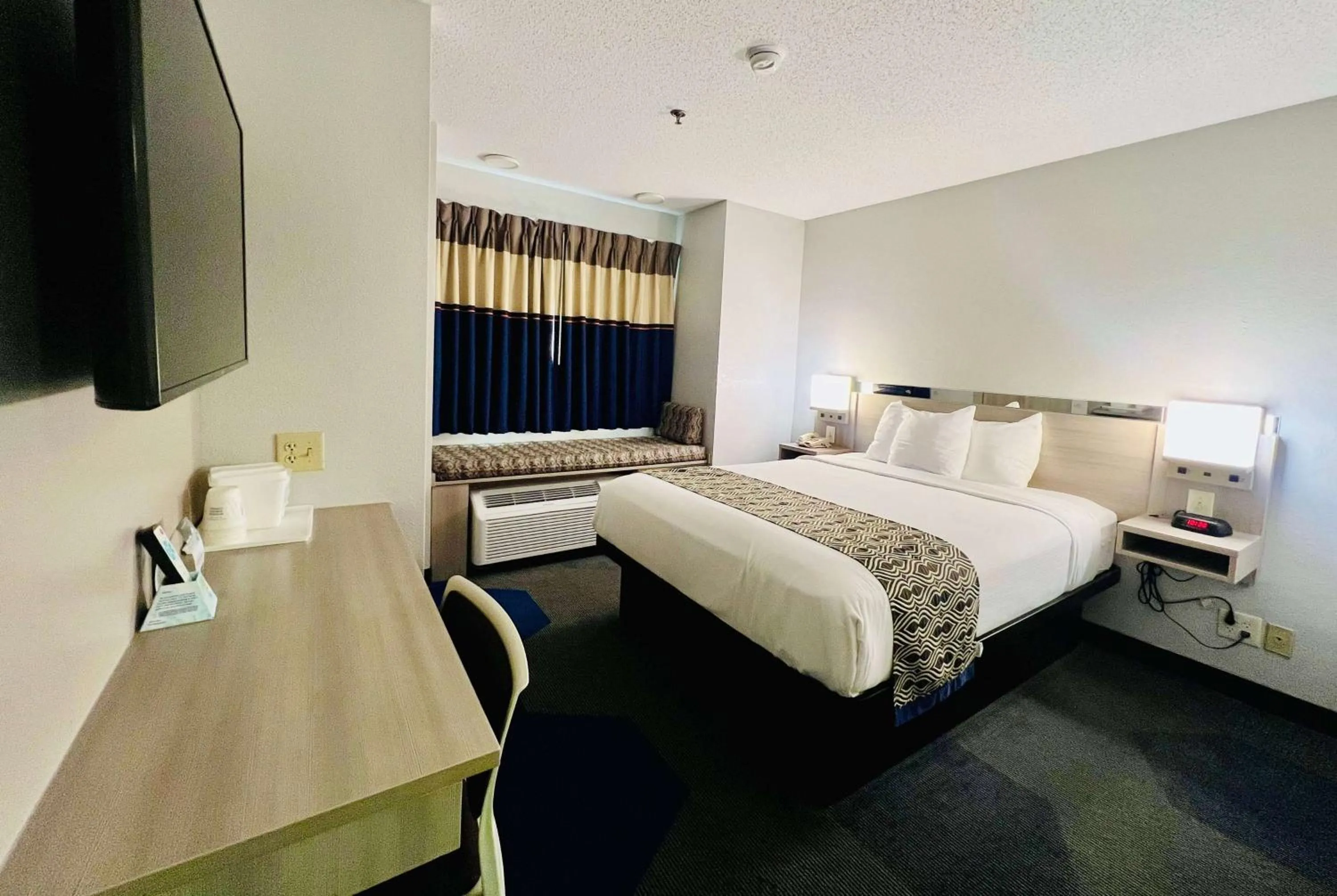 Photo of the whole room, Bed in Microtel Inn Georgetown - Lexington North