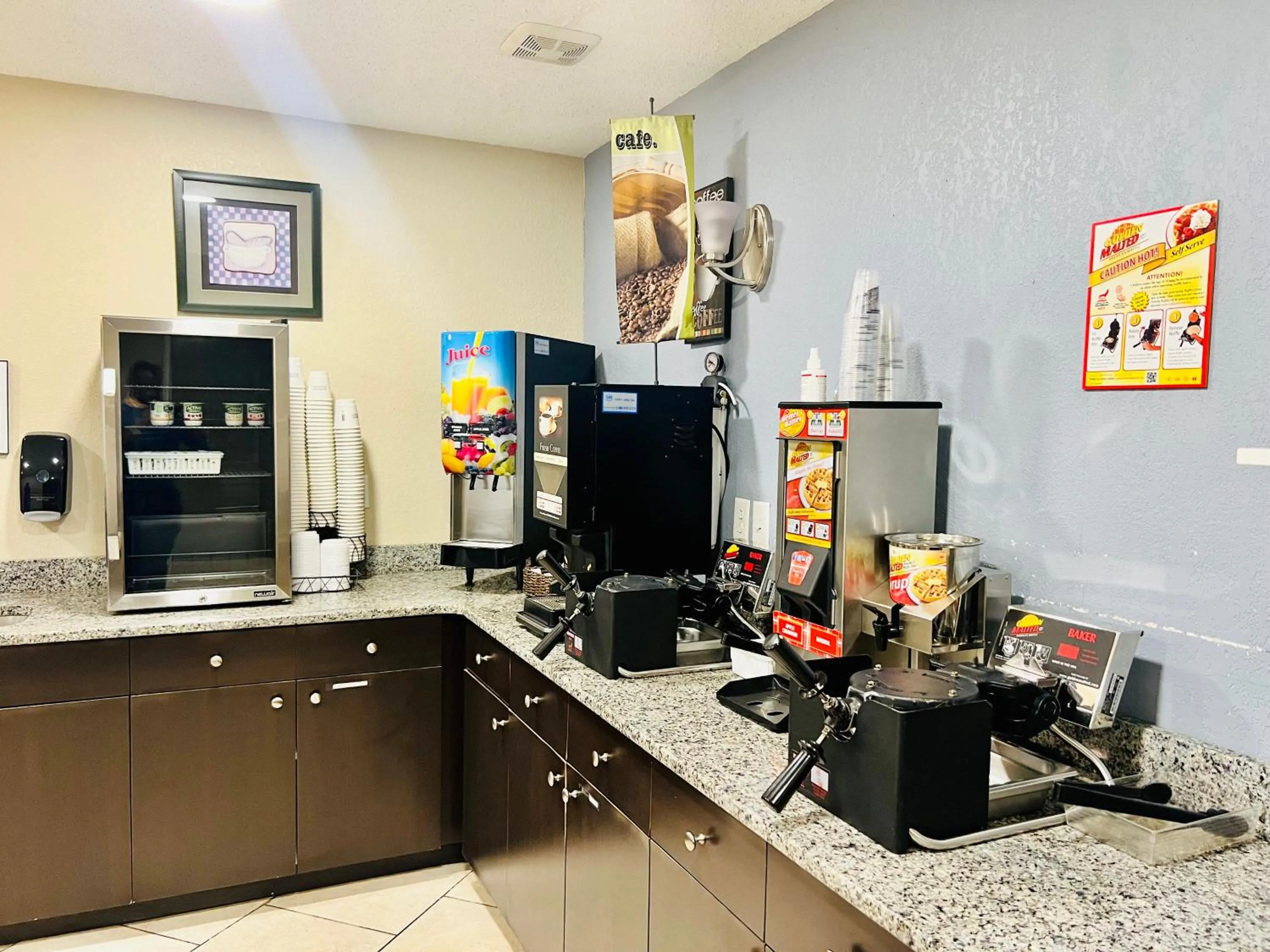 Breakfast in Microtel Inn Georgetown - Lexington North