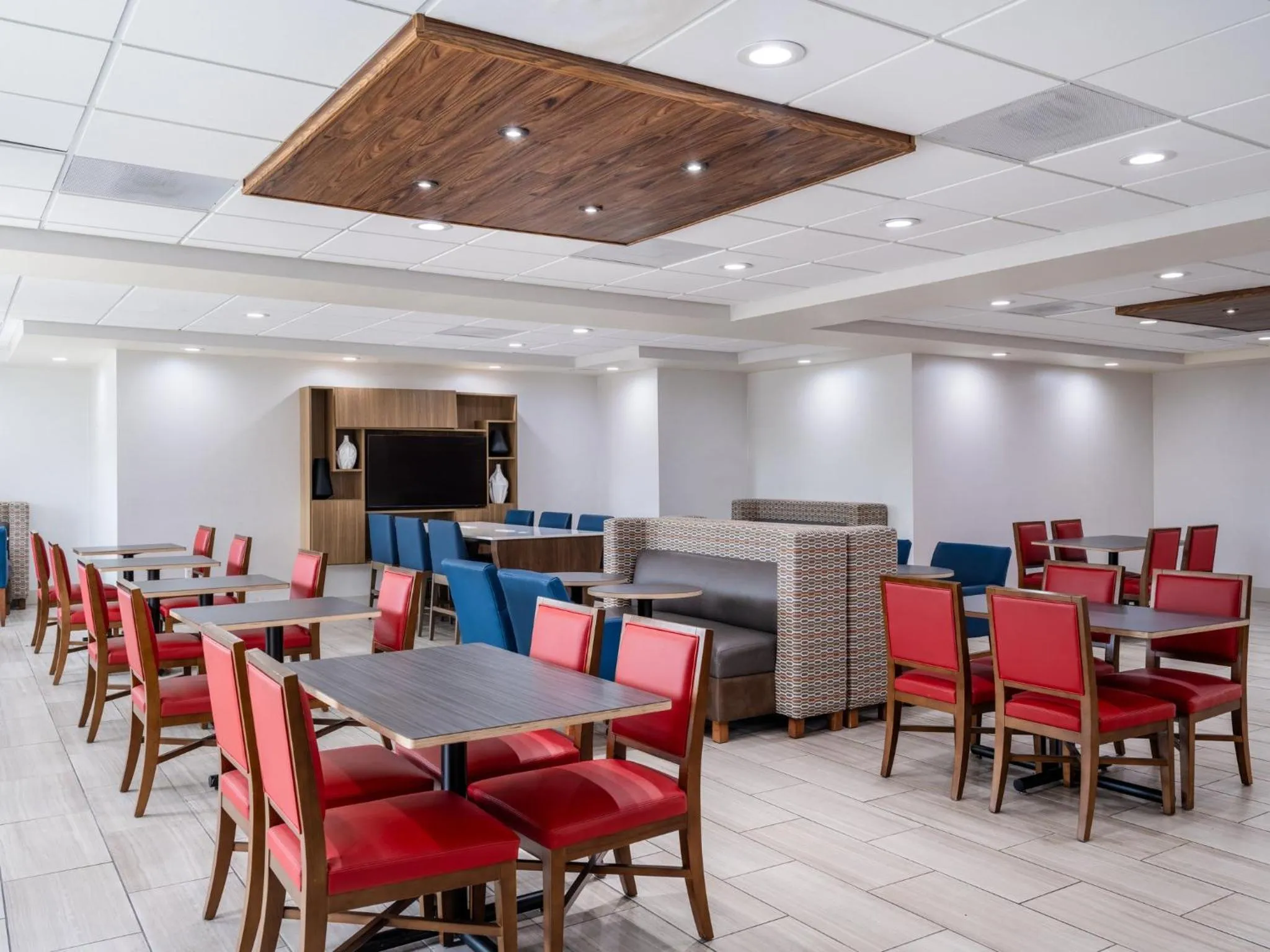 Breakfast in Holiday Inn Express Lodi by IHG