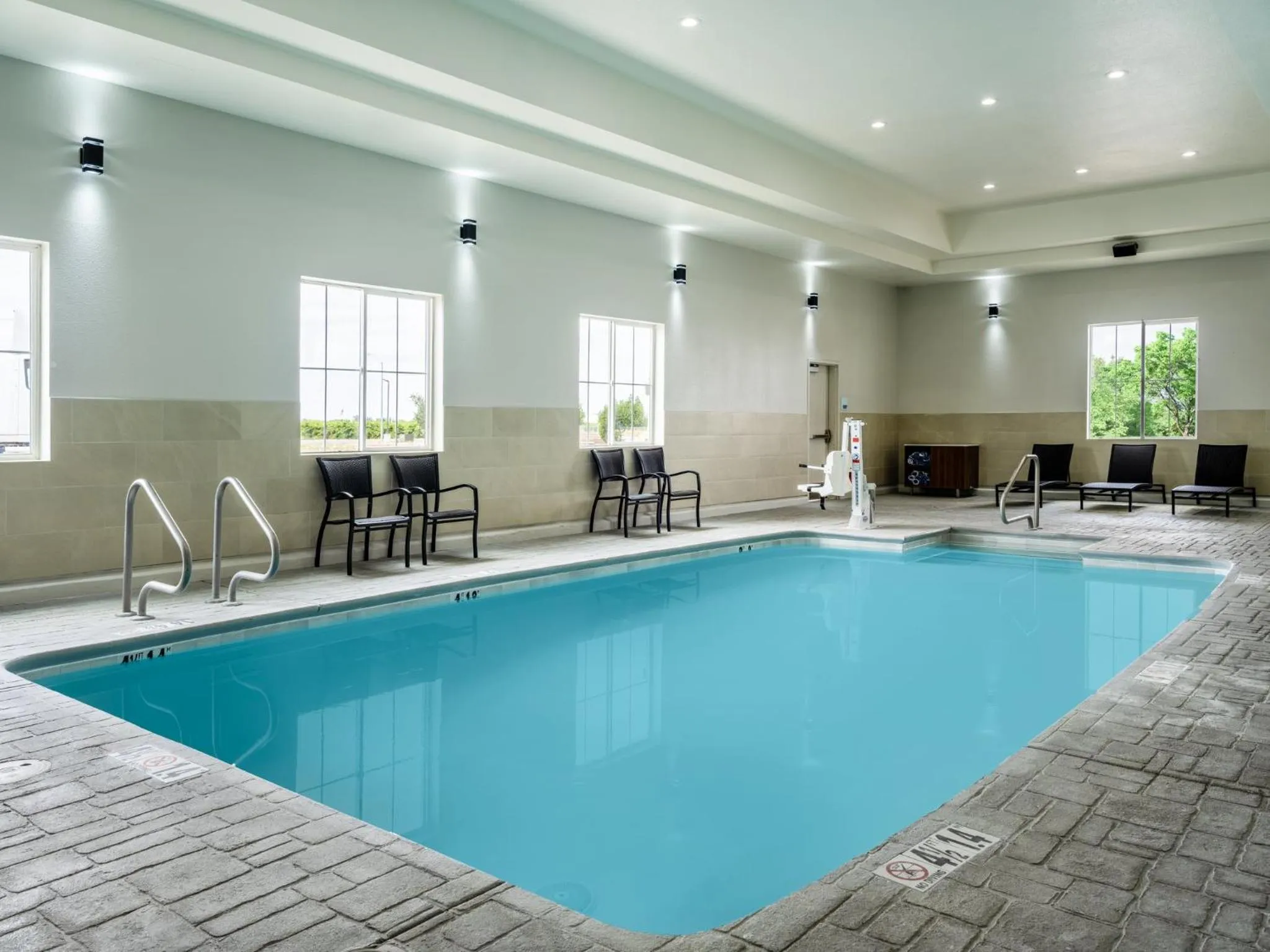 Swimming pool in Holiday Inn Express Lodi by IHG