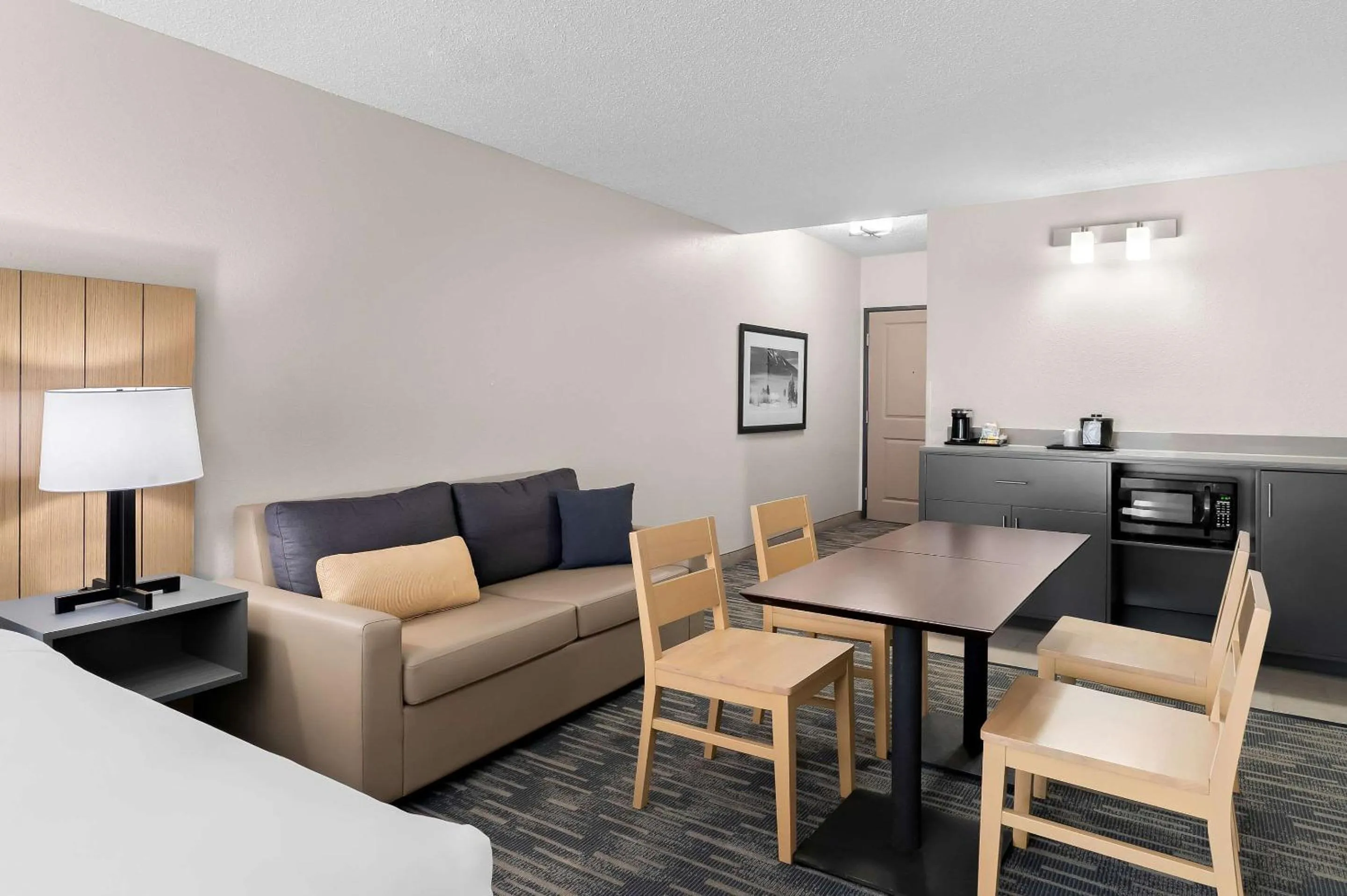 Bedroom in Country Inn & Suites by Radisson, Columbia Airport, SC