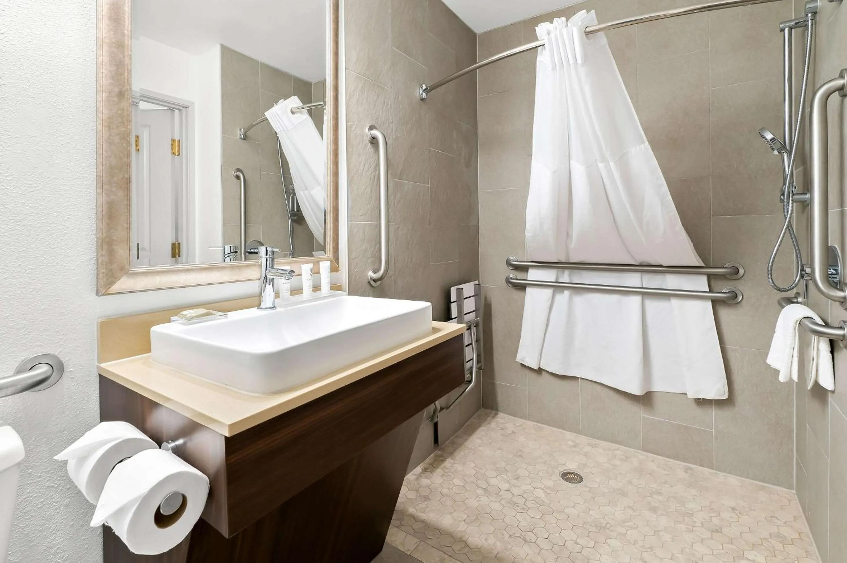 Bedroom in Country Inn & Suites by Radisson, Columbia Airport, SC