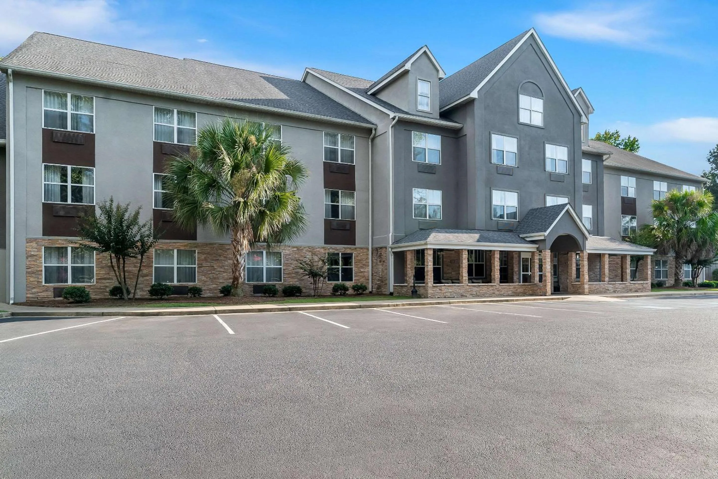 Property building in Country Inn & Suites by Radisson, Columbia Airport, SC