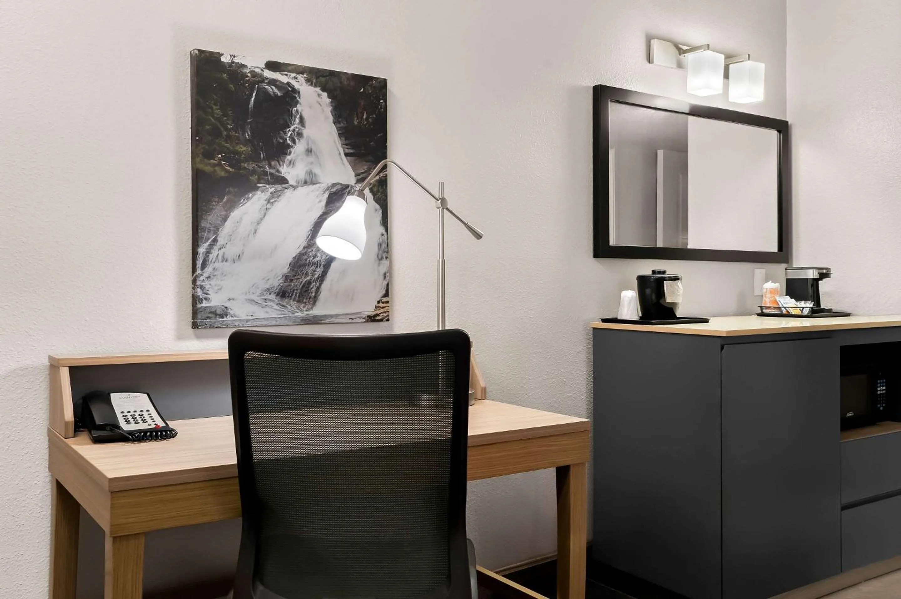 Bedroom in Country Inn & Suites by Radisson, Columbia Airport, SC