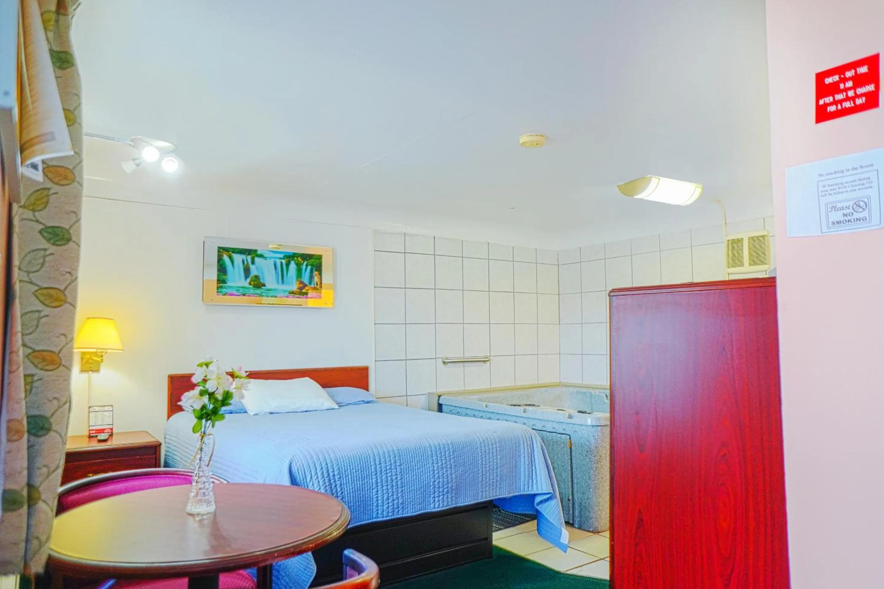 Bedroom, Bed in Bay Motel By OYO Bay City