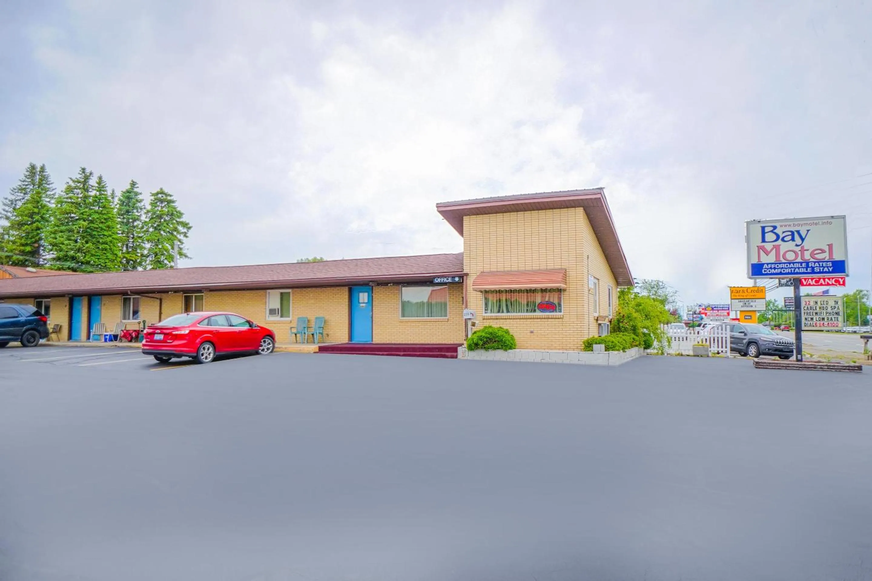 Facade/entrance in Bay Motel By OYO Bay City