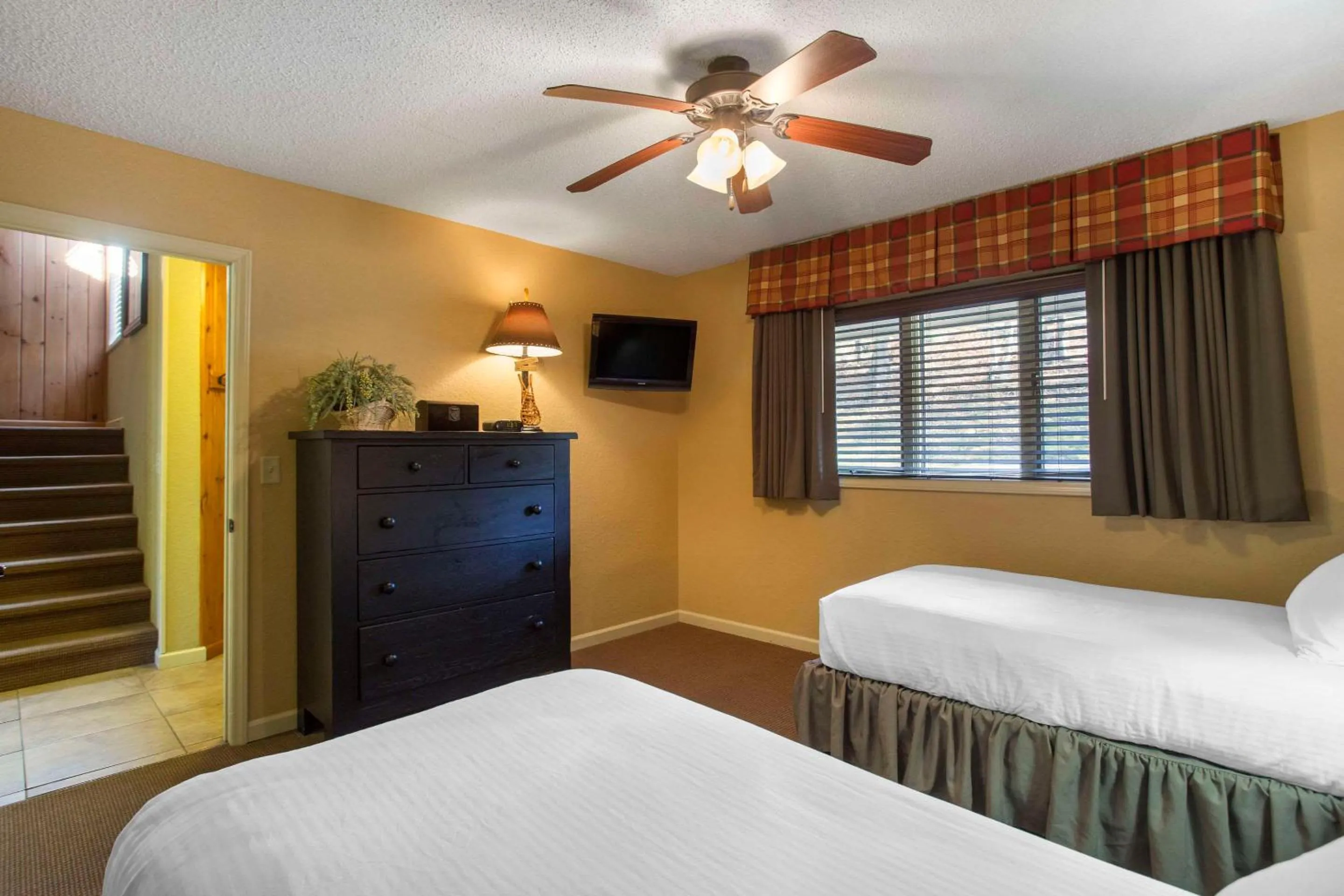 Bedroom, Bed in Bluegreen Vacations Blue Ridge Village, an Ascend Collection Resort