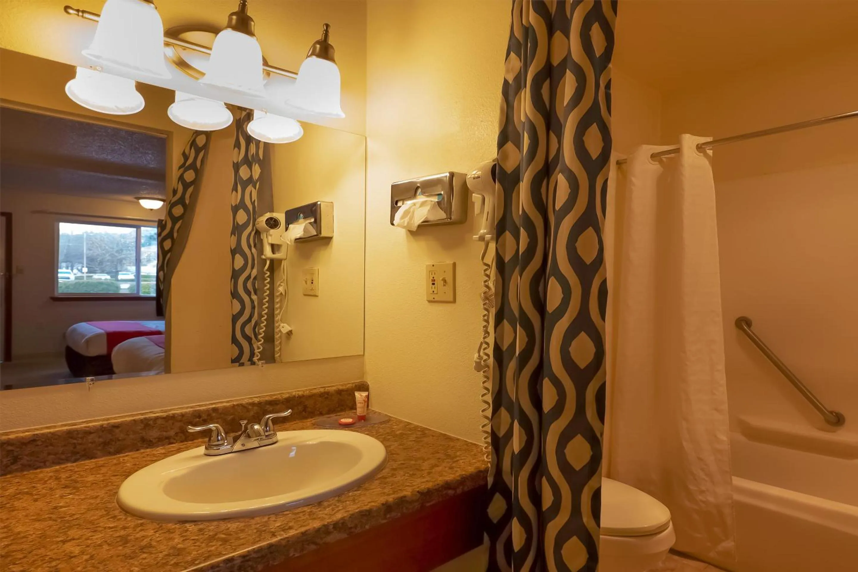 Bathroom in Travelodge by Wyndham Chehalis