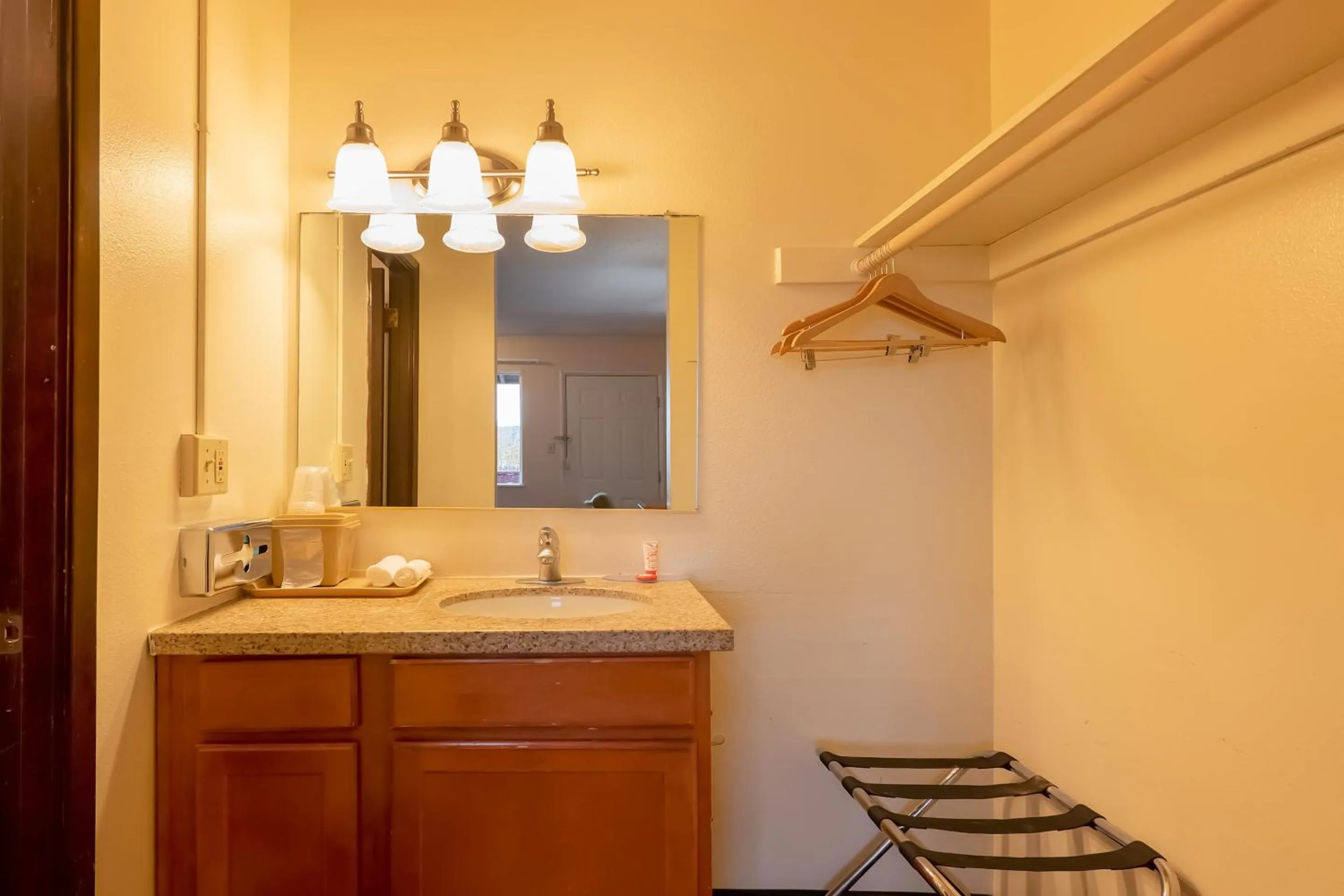 Bathroom in Travelodge by Wyndham Chehalis