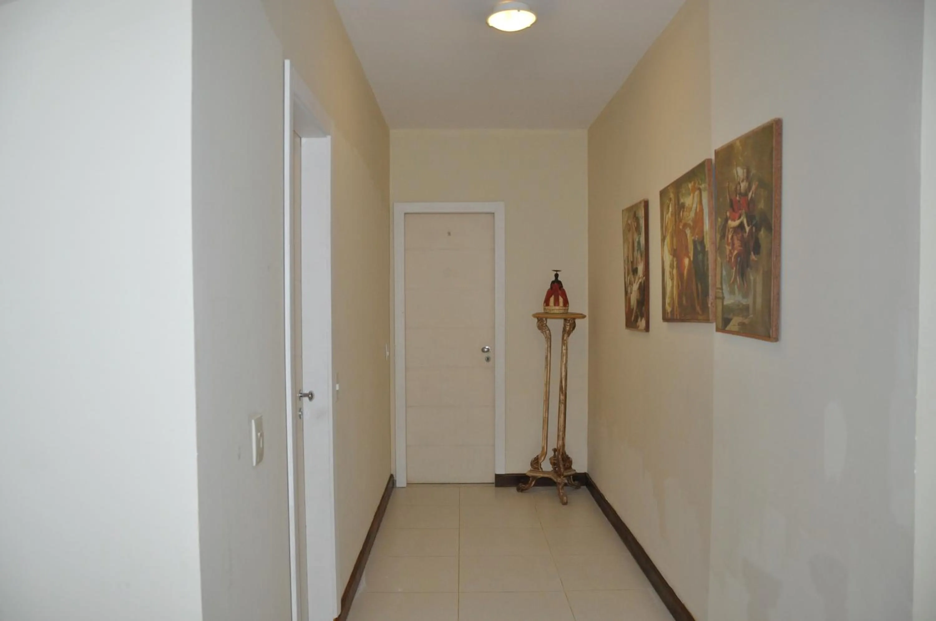 Photo of the whole room in Ferradura Parque Pousada