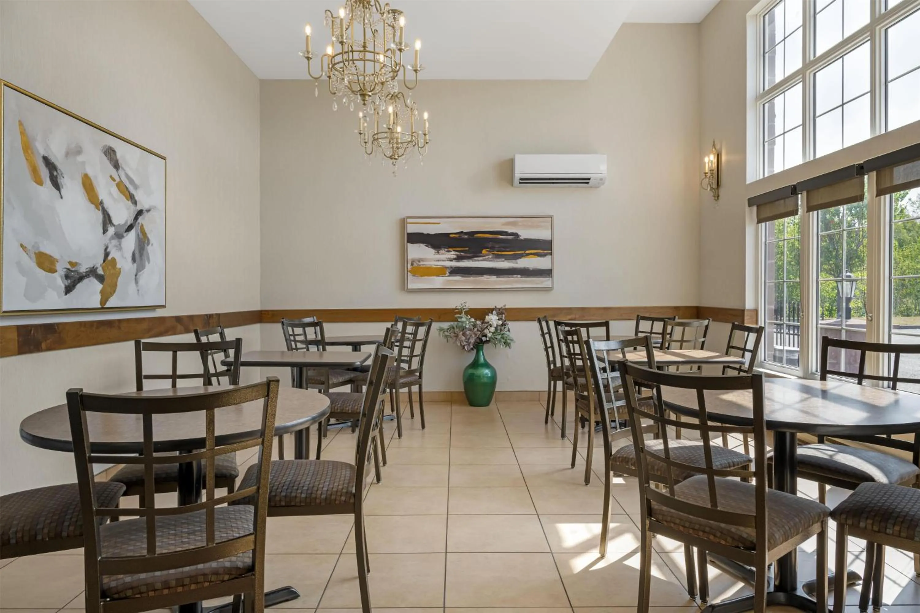 Breakfast in Best Western Plus Fredericton Hotel & Suites