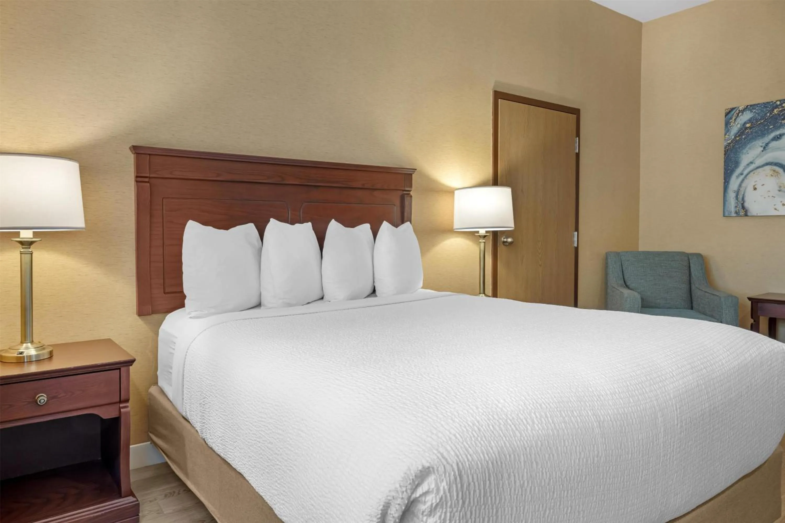 Bedroom, Bed in Best Western Plus Fredericton Hotel & Suites