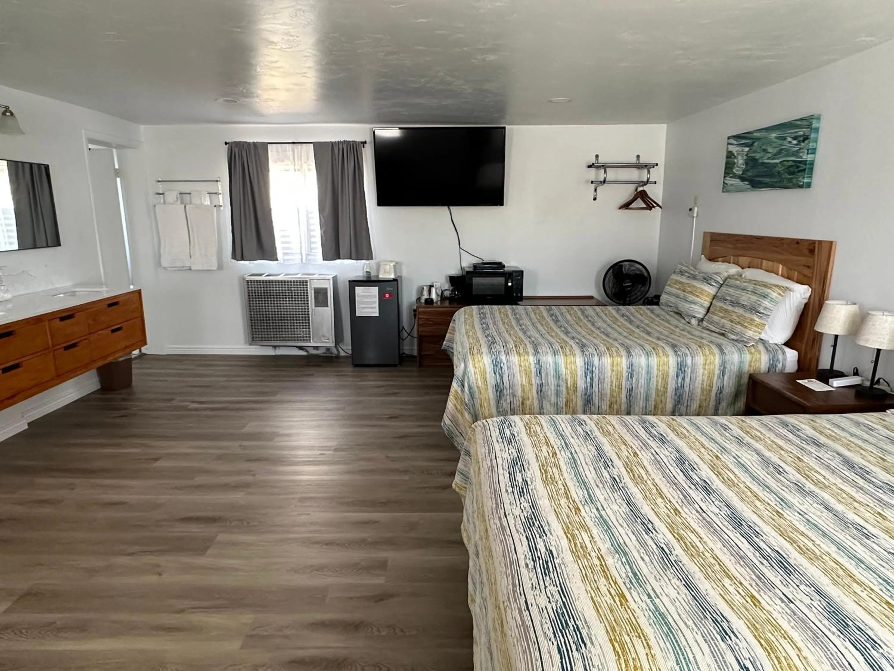 Bed in Lamplighter Lodge