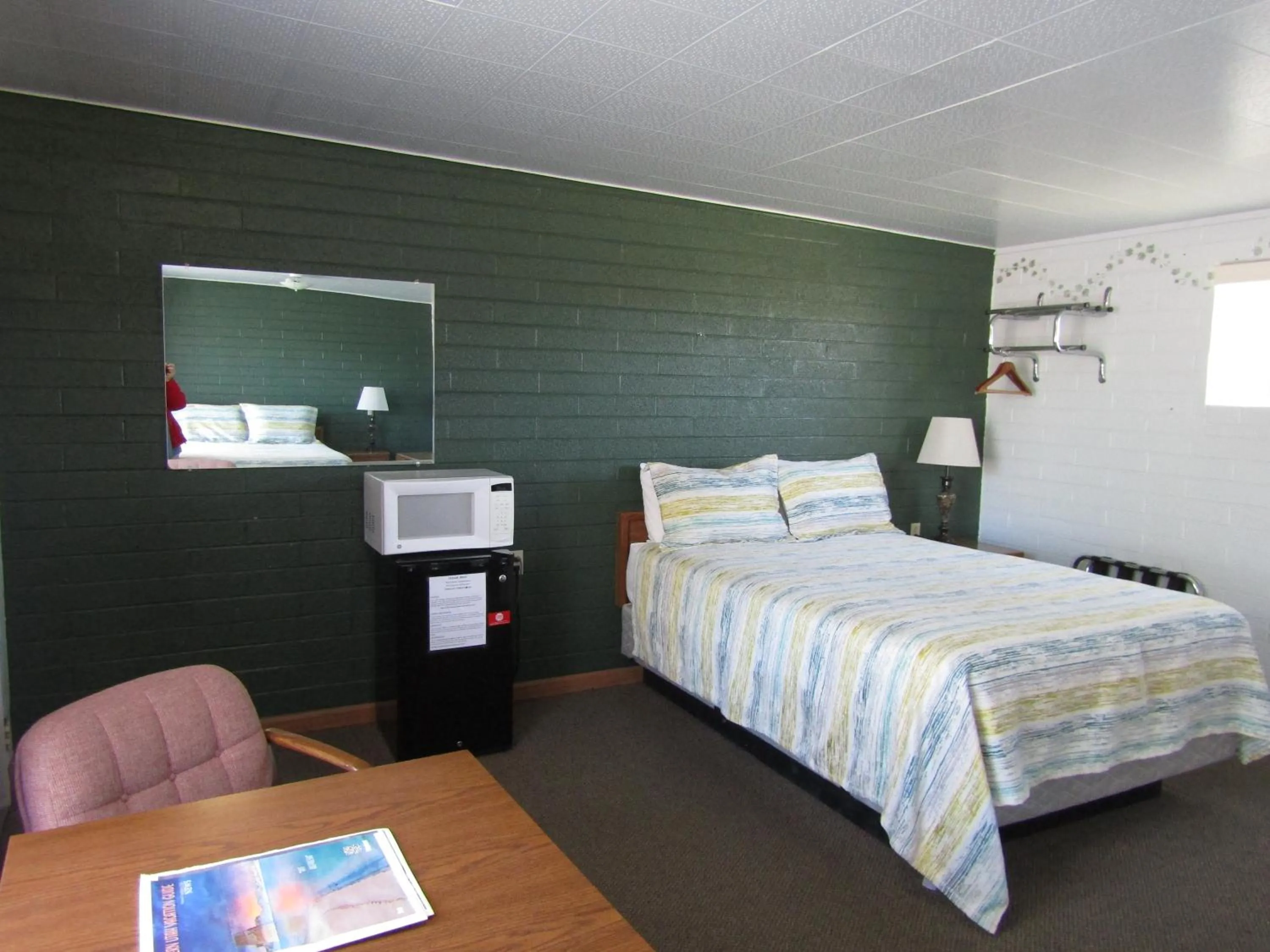 Bed in Lamplighter Lodge