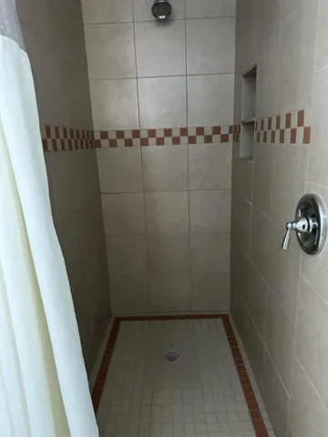 Shower in Lamplighter Lodge
