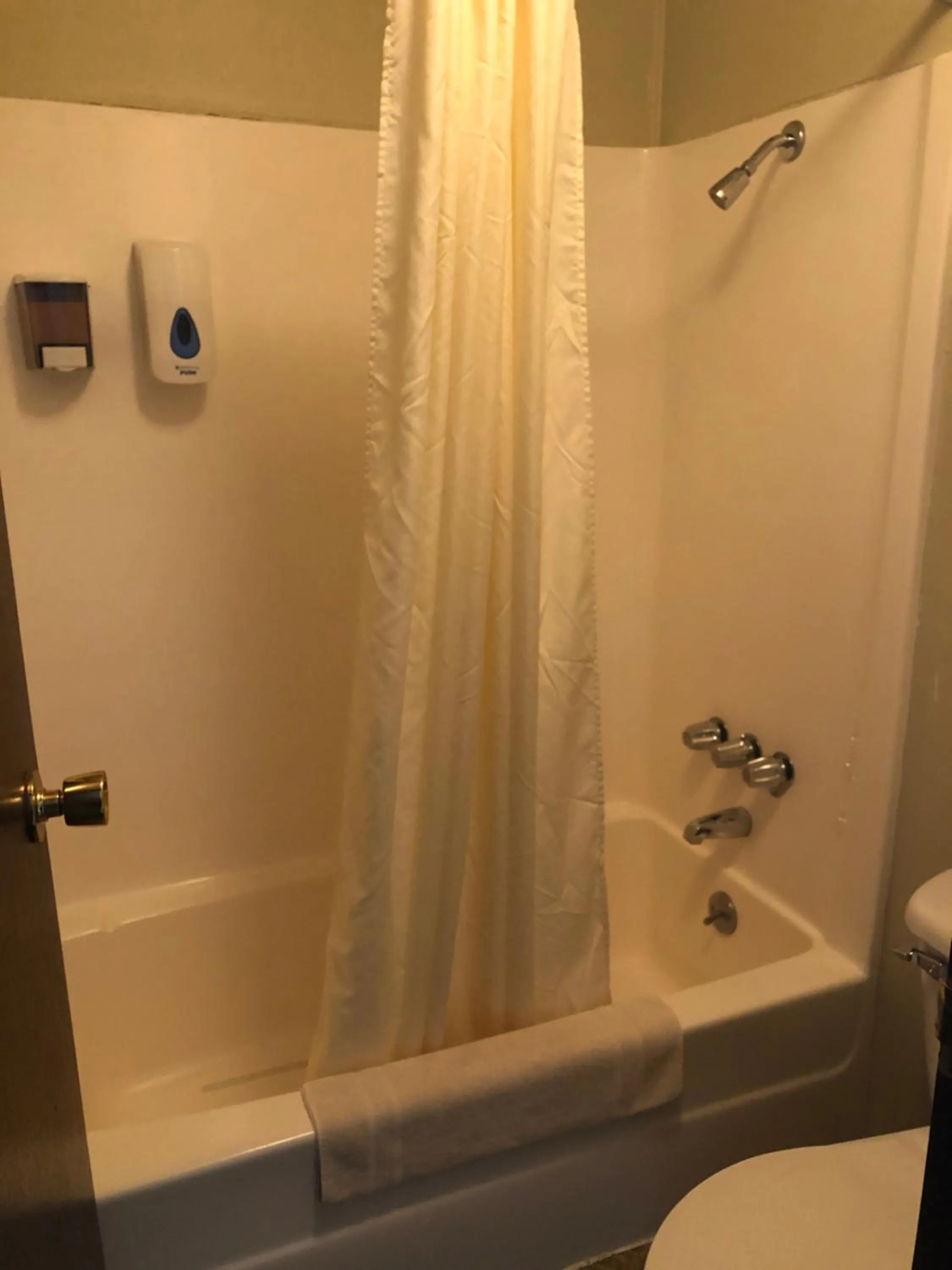 Shower in Denali Park Hotel