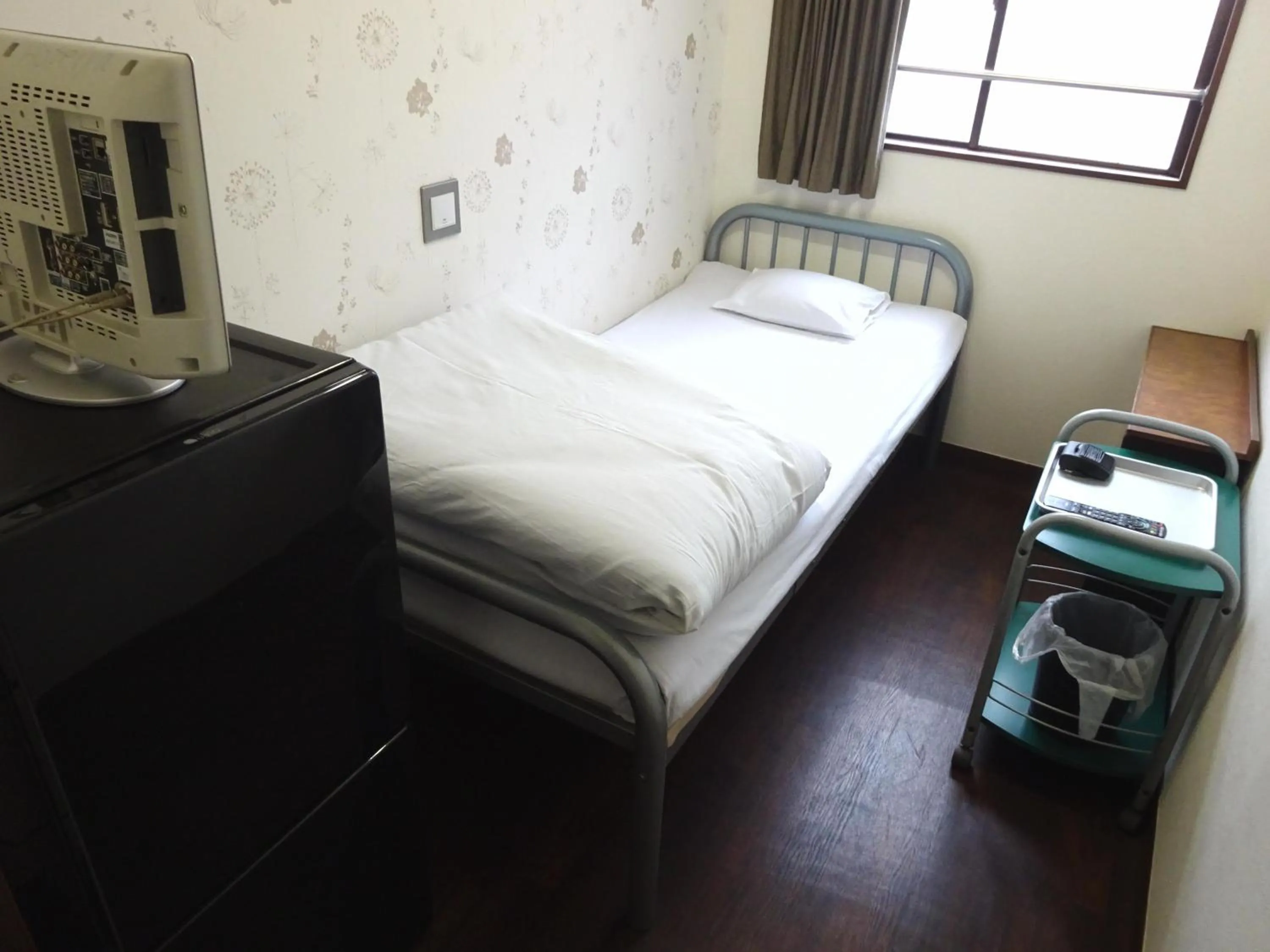 Photo of the whole room, Bed in Economy Hotel Hoteiya