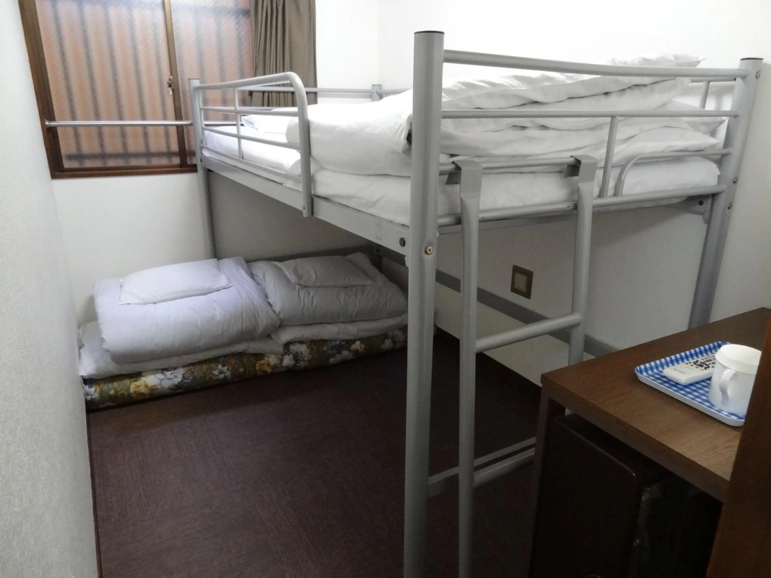 bunk bed, Bed in Economy Hotel Hoteiya