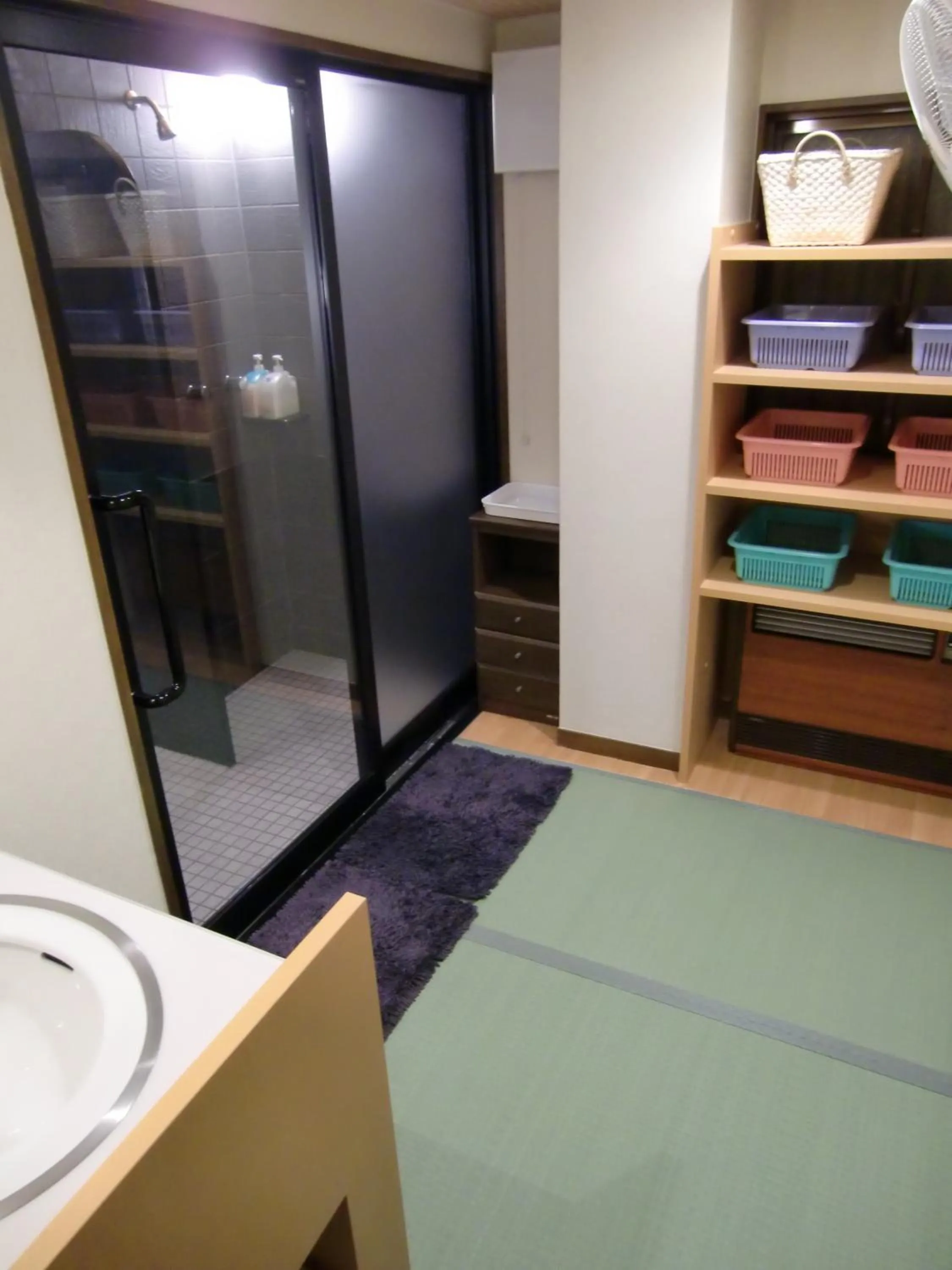 Bathroom, Bed in Economy Hotel Hoteiya