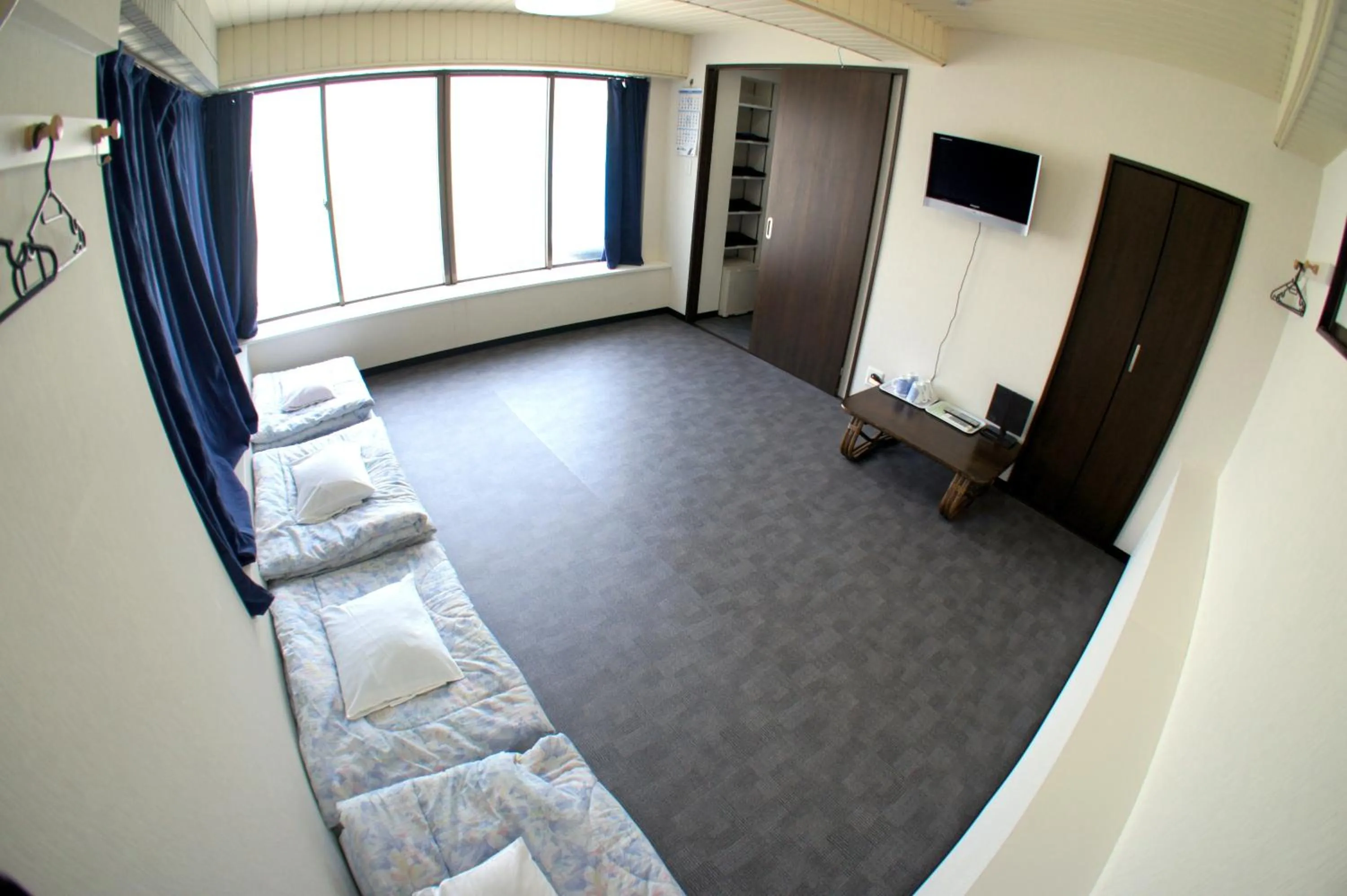 Photo of the whole room, Bed in Economy Hotel Hoteiya