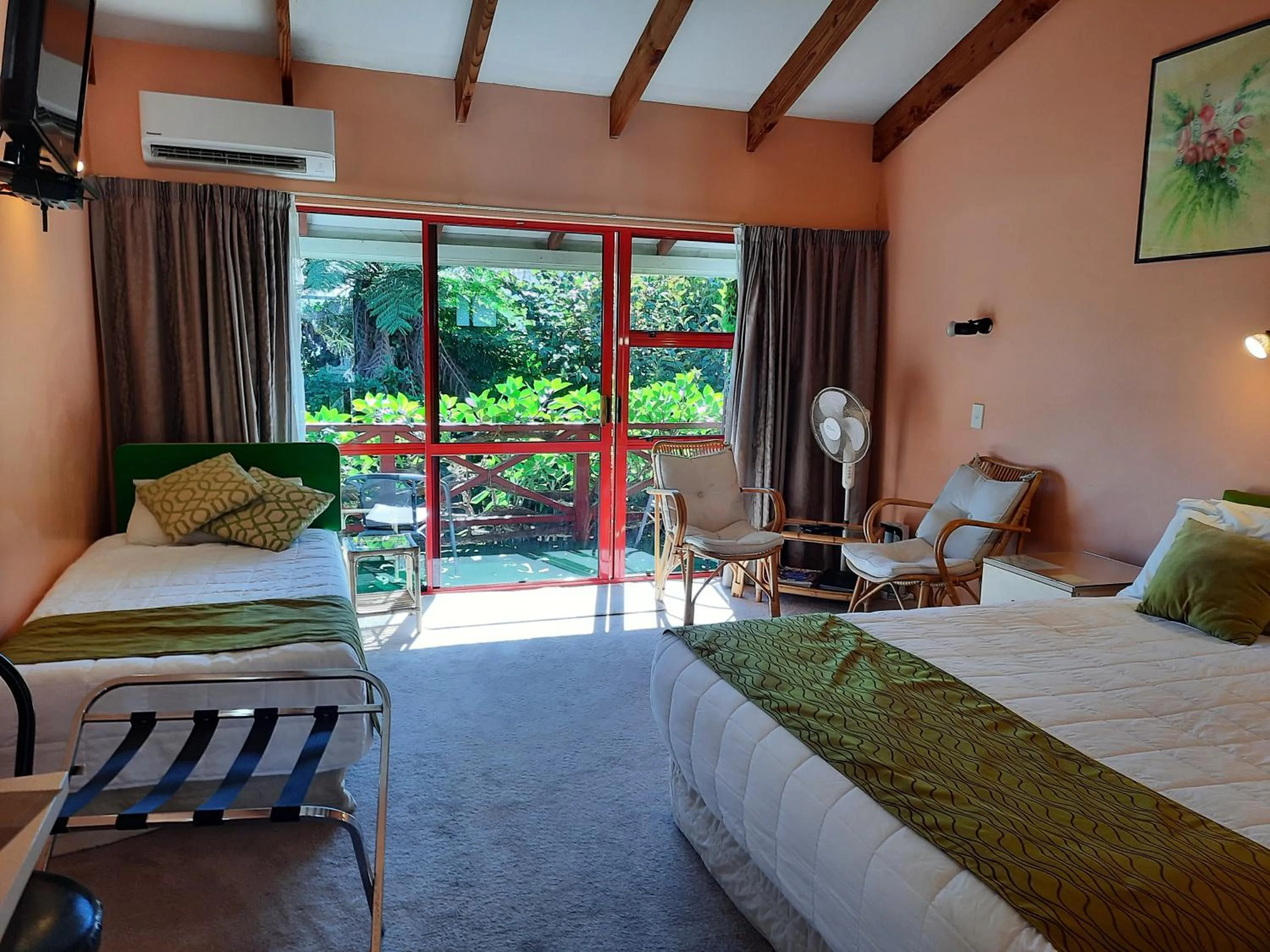 Photo of the whole room, Bed in Alfa Boutique Motel