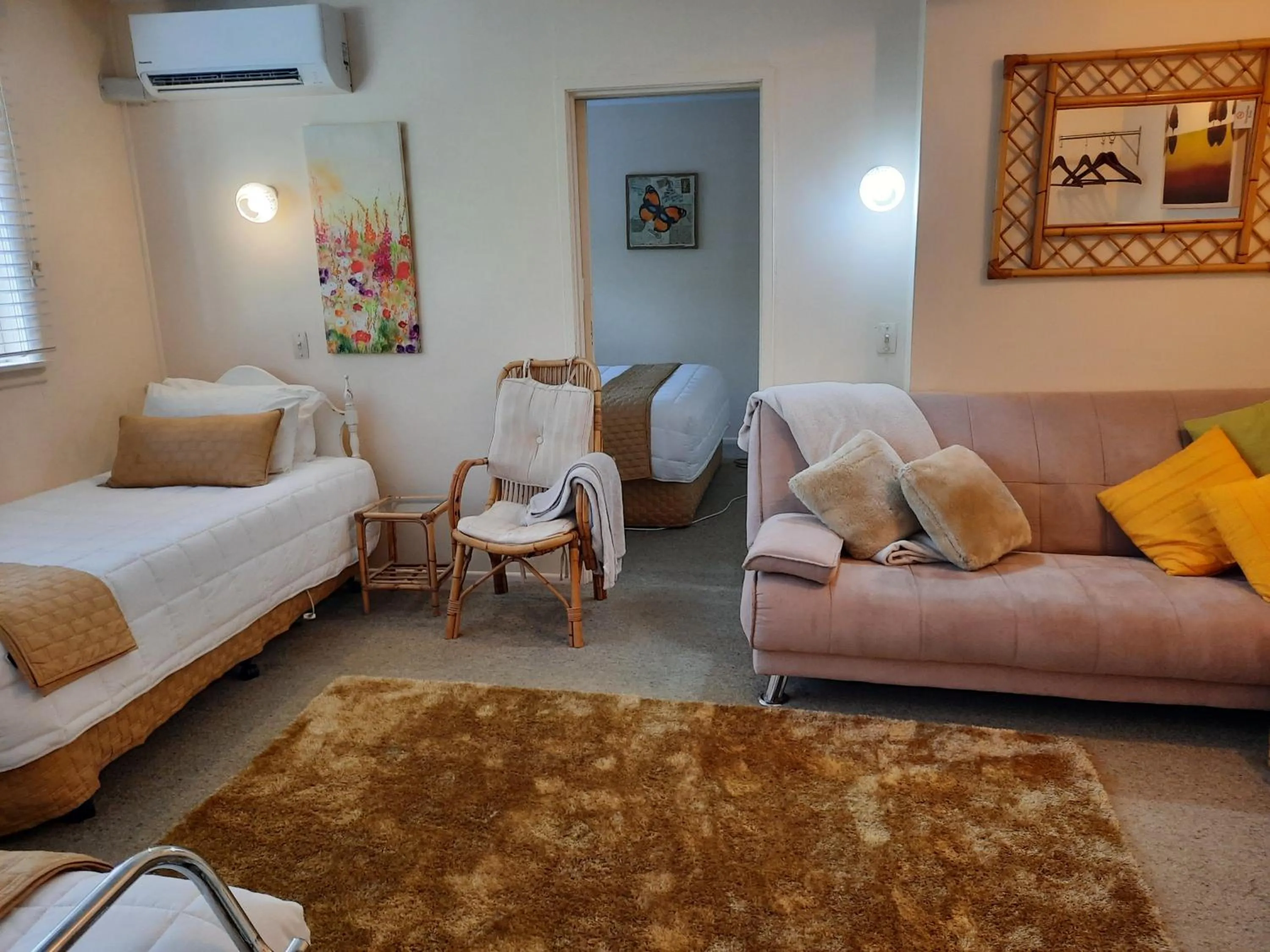 air conditioner, Bed in Alfa Boutique Motel