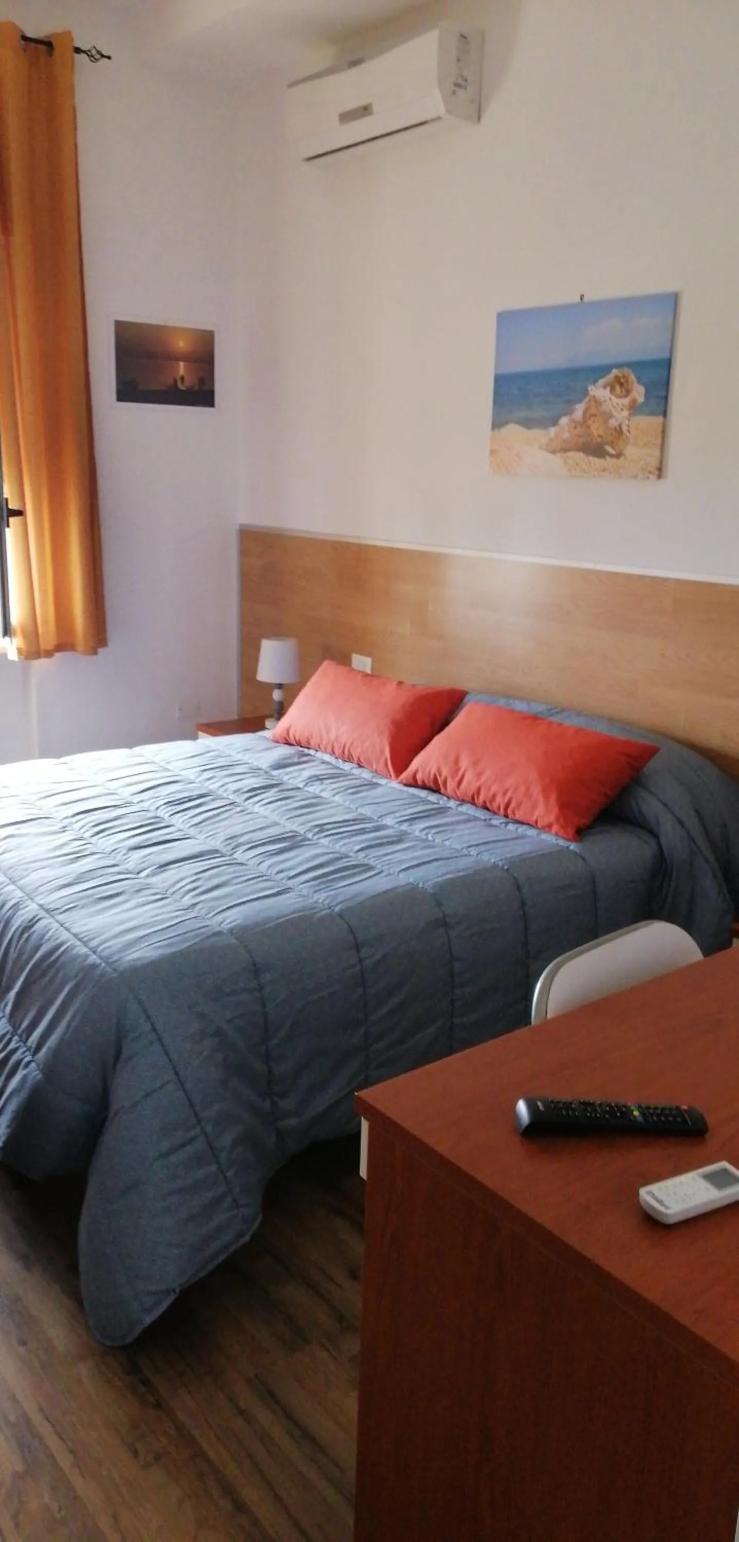 Bed in B&B Altamarea