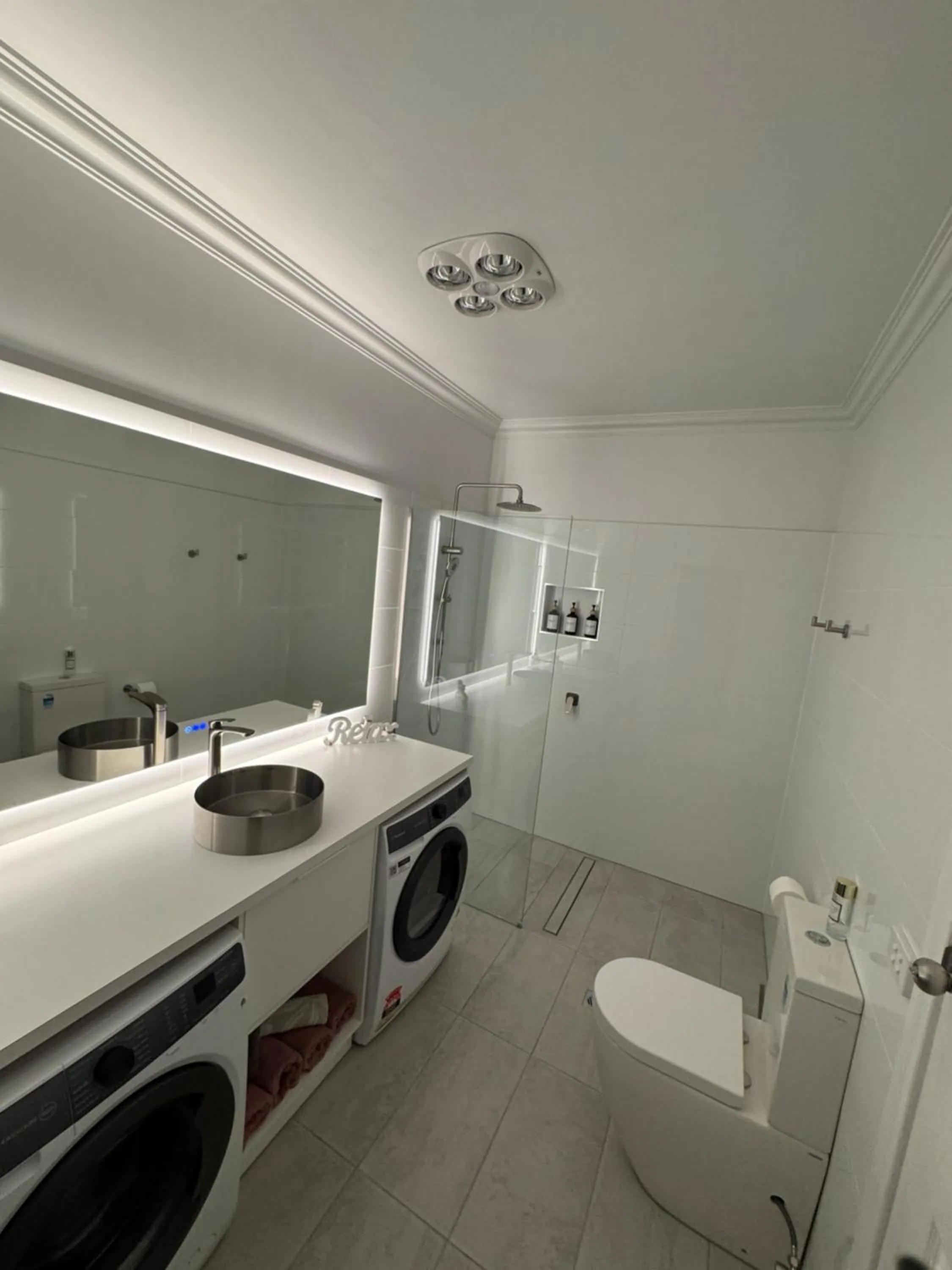 Toilet in Banyan Place