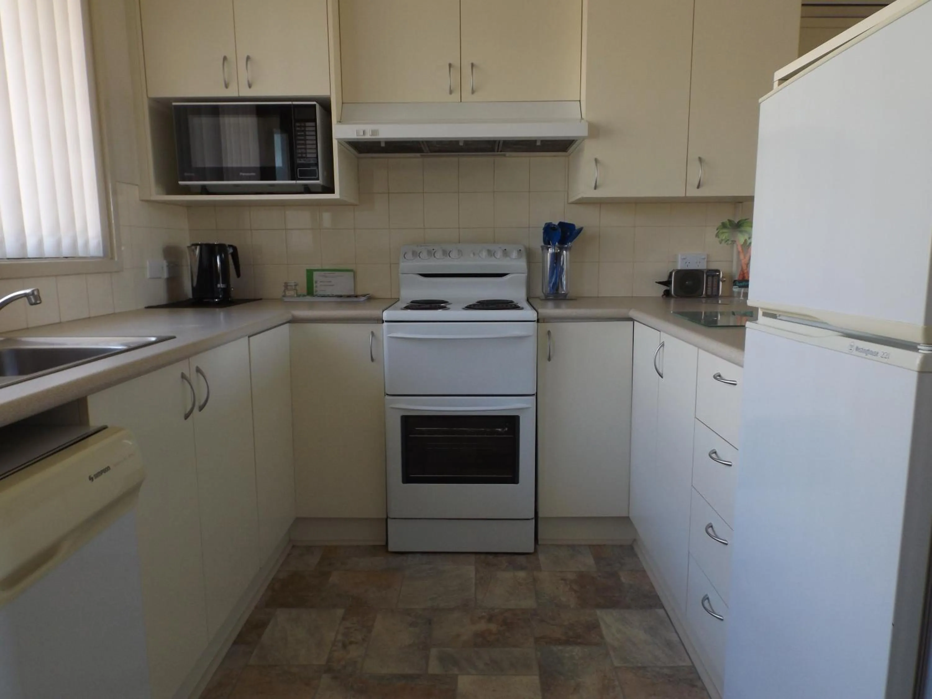 Kitchen or kitchenette in Surfside Merimbula Holiday Apartments