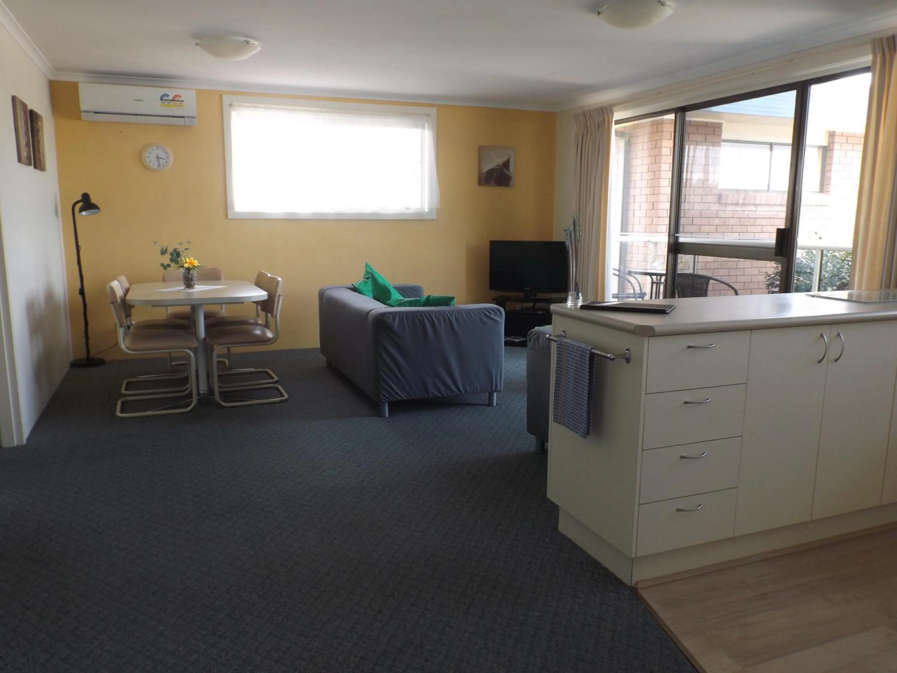 Kitchen or kitchenette in Surfside Merimbula Holiday Apartments