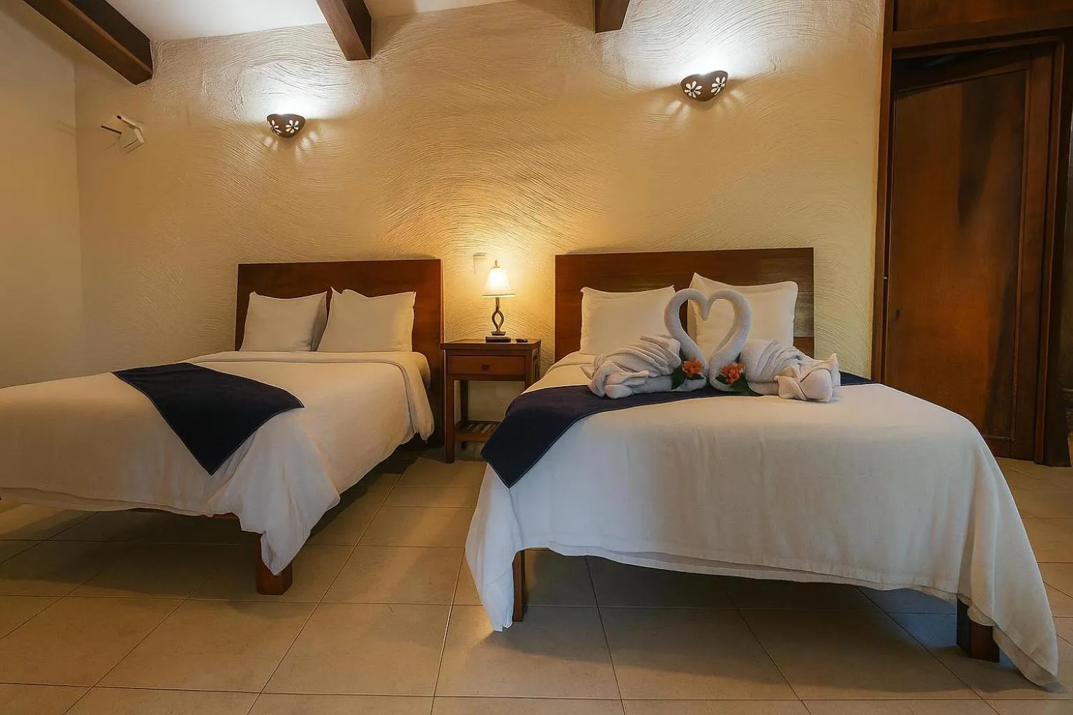 Photo of the whole room, Bed in Hotel La Aldea del Halach Huinic