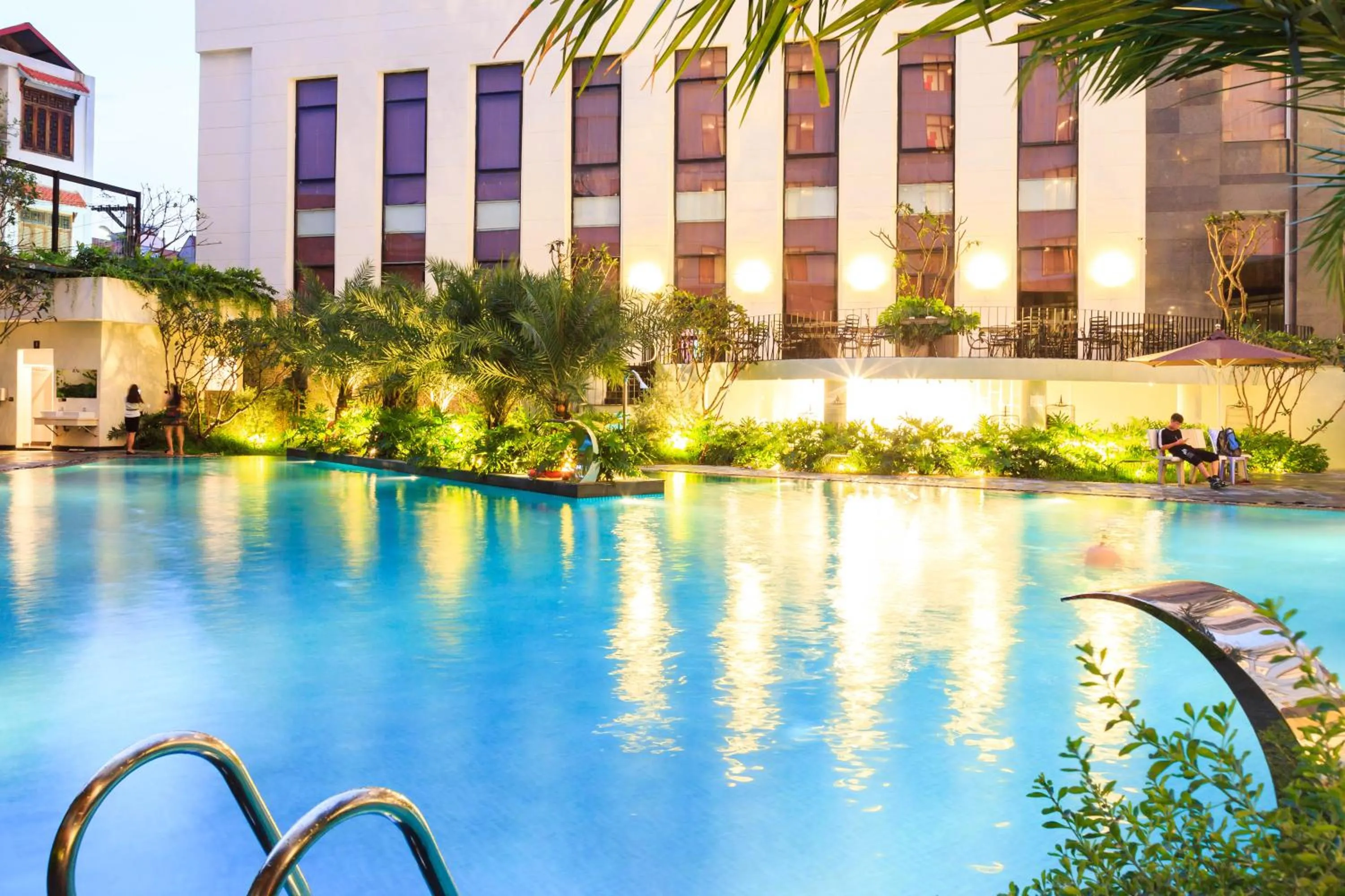 Swimming pool in Muong Thanh Luxury Lang Son Hotel