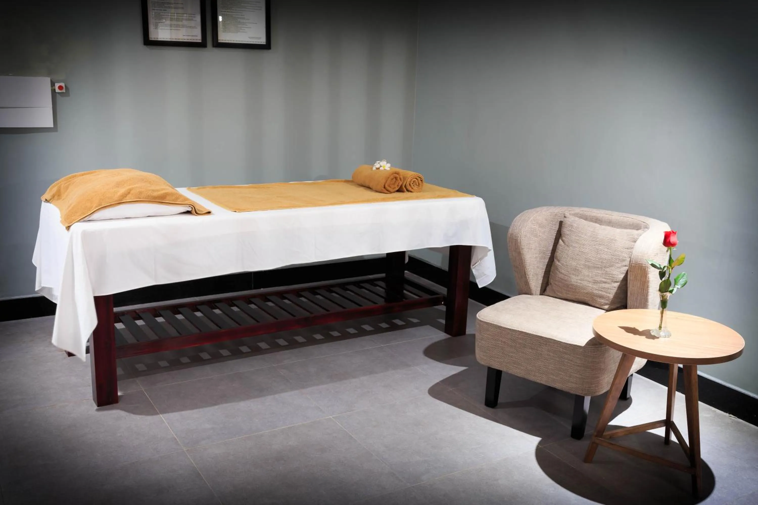 Photo of the whole room, Bed in Muong Thanh Luxury Lang Son Hotel