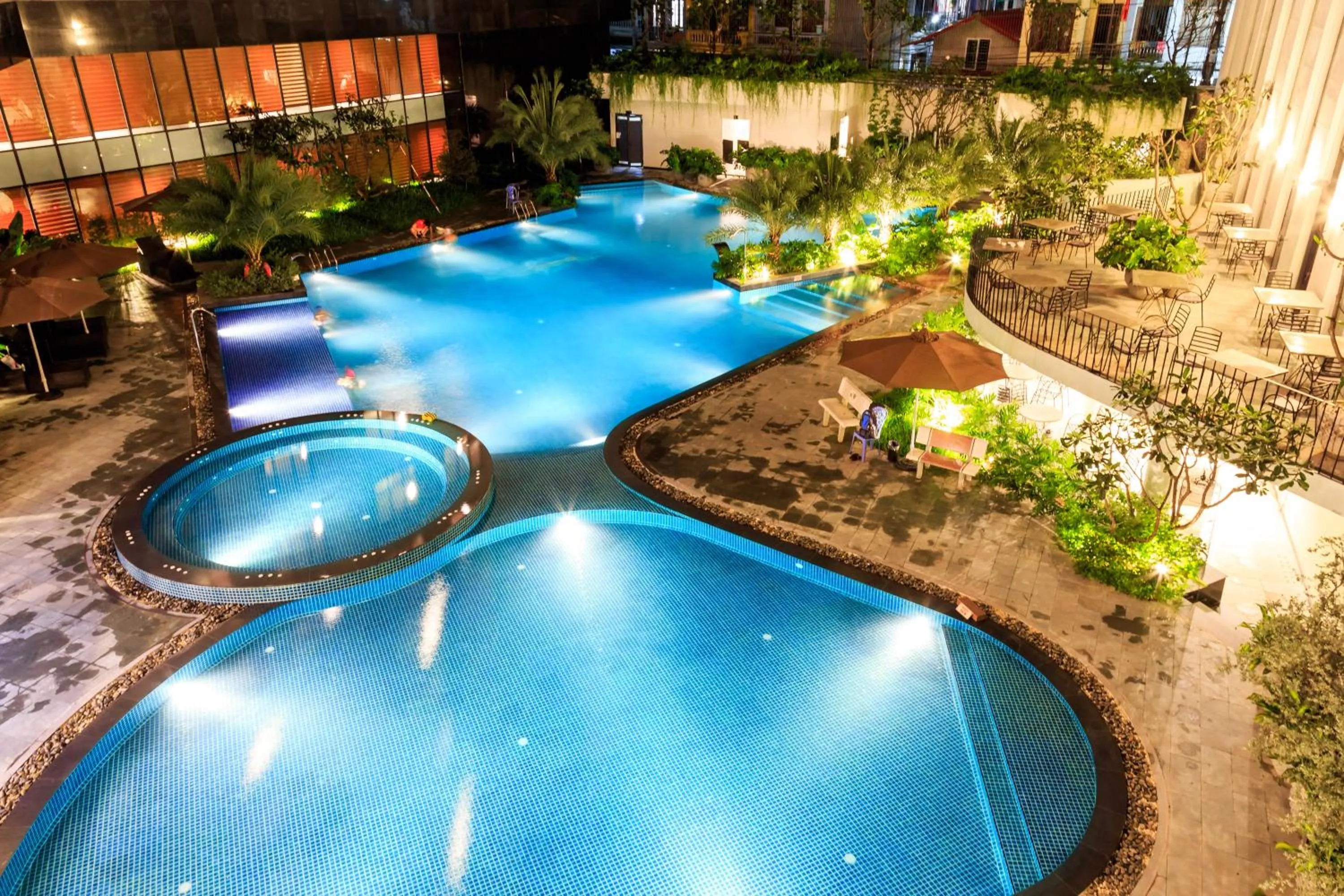 Swimming pool in Muong Thanh Luxury Lang Son Hotel